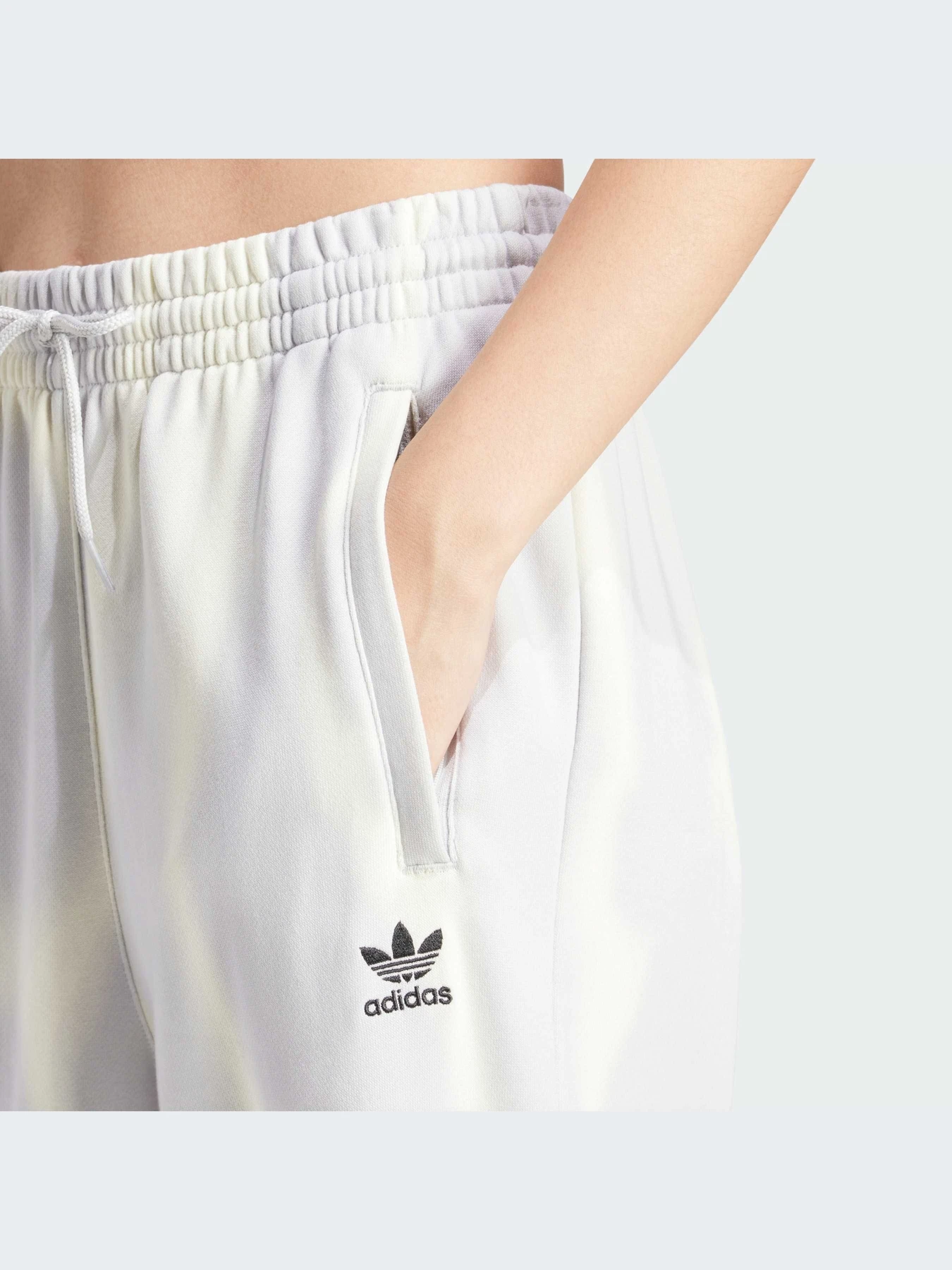 Брюки Adidas Graphics модель IU2483-KZ Брюки Adidas Graphics модель IU2483-KZ Фото