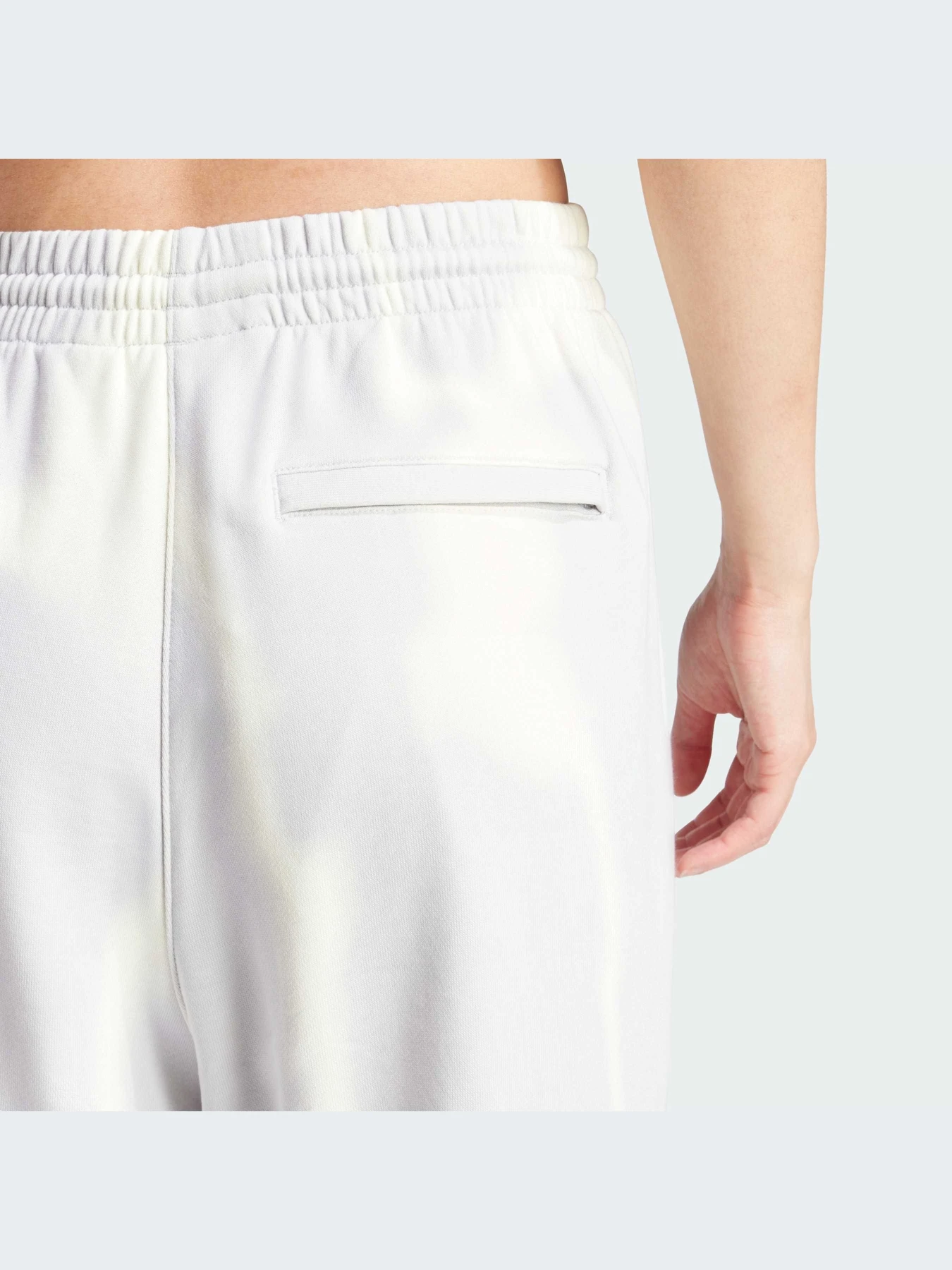 Брюки Adidas Graphics модель IU2483-KZ Брюки Adidas Graphics модель IU2483-KZ Фото