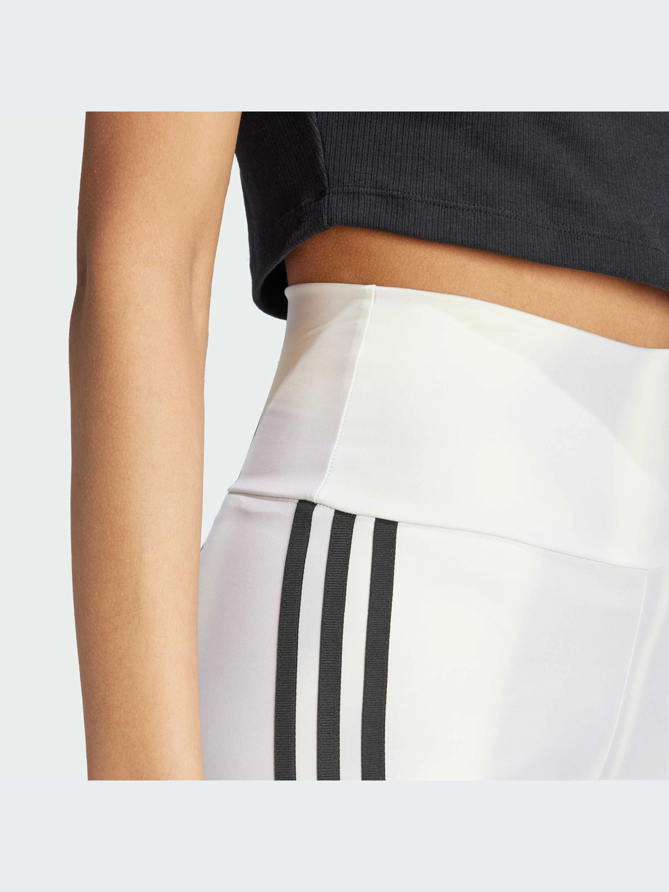 Шорты Adidas Graphics модель IU2493-KZ Шорты Adidas Graphics модель IU2493-KZ Фото