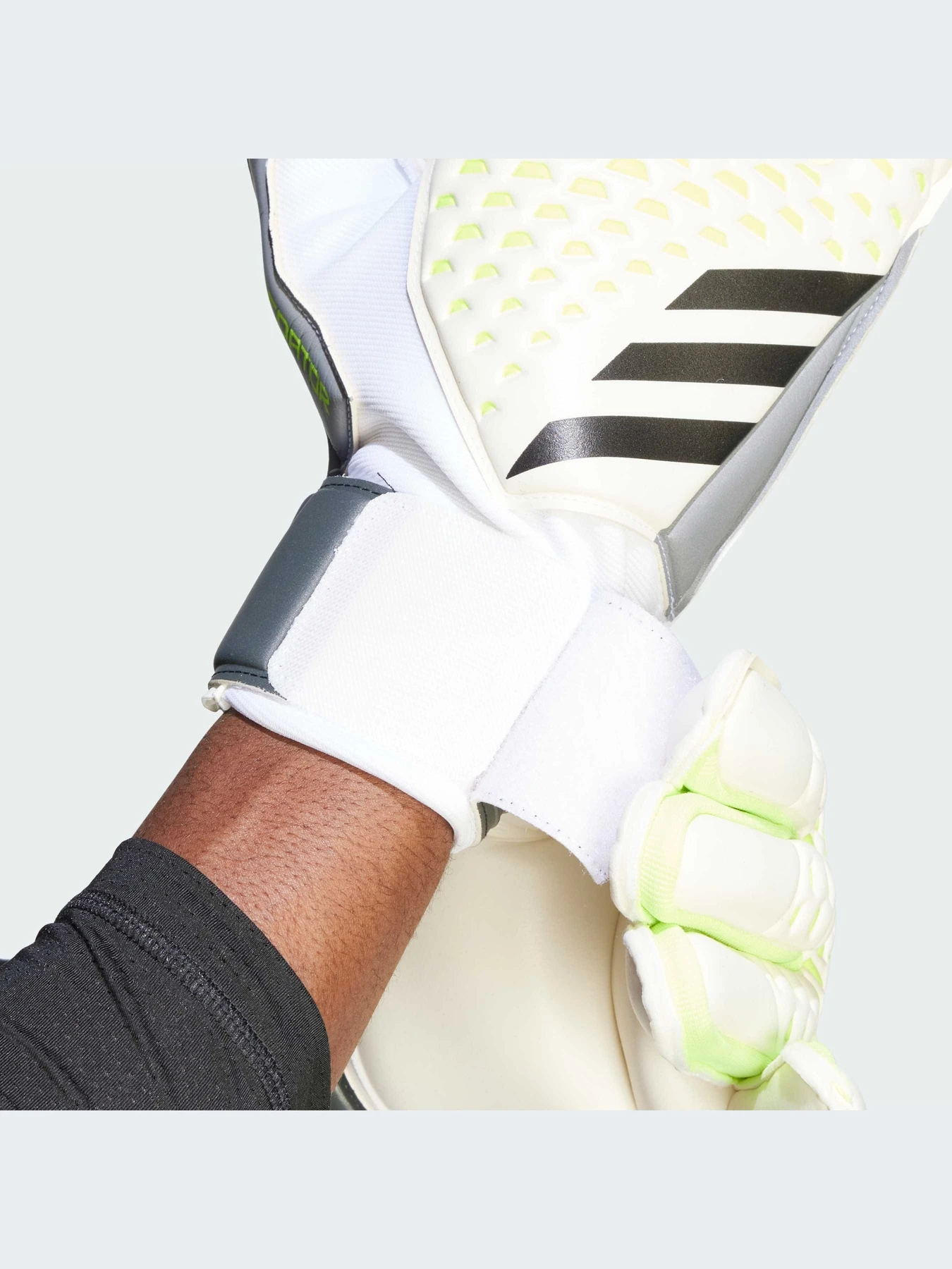 Перчатки для спорта Adidas модель IA0875-KZ Перчатки для спорта Adidas модель IA0875-KZ Фото