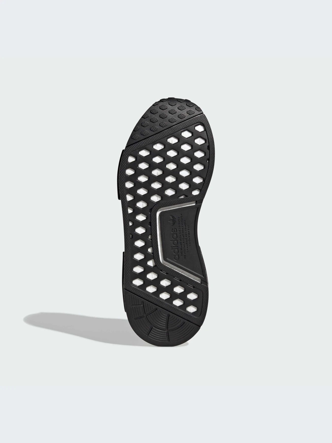 Кроссовки Adidas NMD модель H02333-KZ Кроссовки Adidas NMD модель H02333-KZ Фото