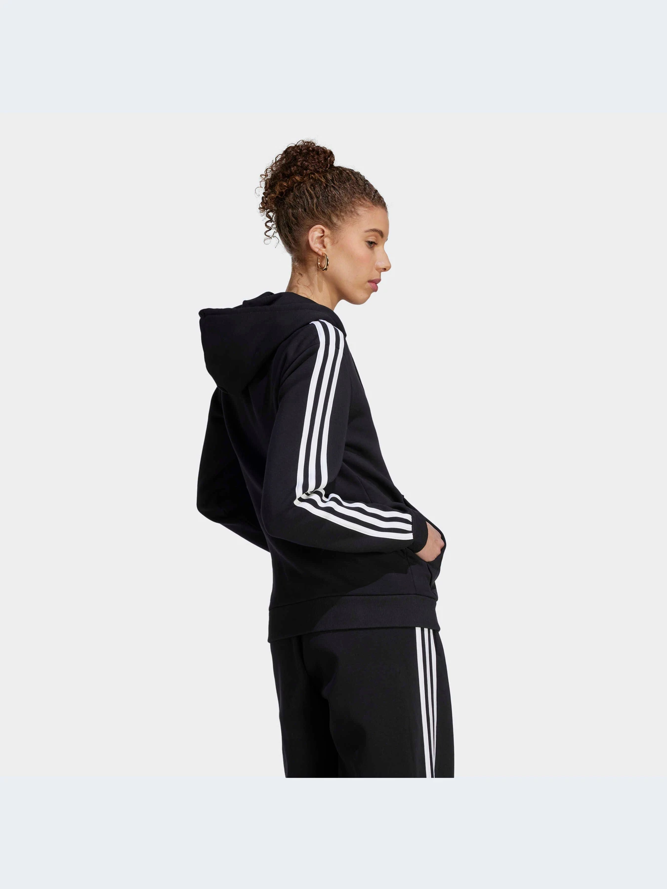 Худи и свитшоты Adidas модель HZ5743-KZ Худи и свитшоты Adidas модель HZ5743-KZ Фото
