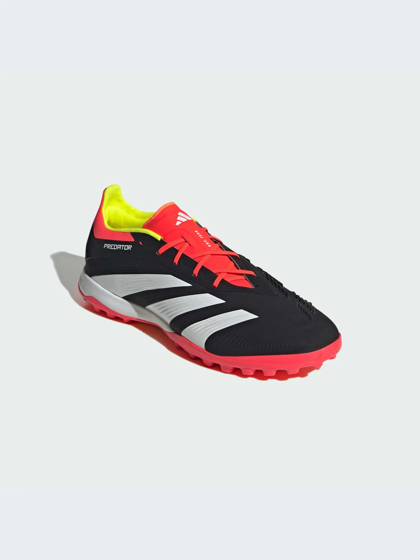 Кроссовки Adidas Predator модель IG7731-KZ Кроссовки Adidas Predator модель IG7731-KZ Фото