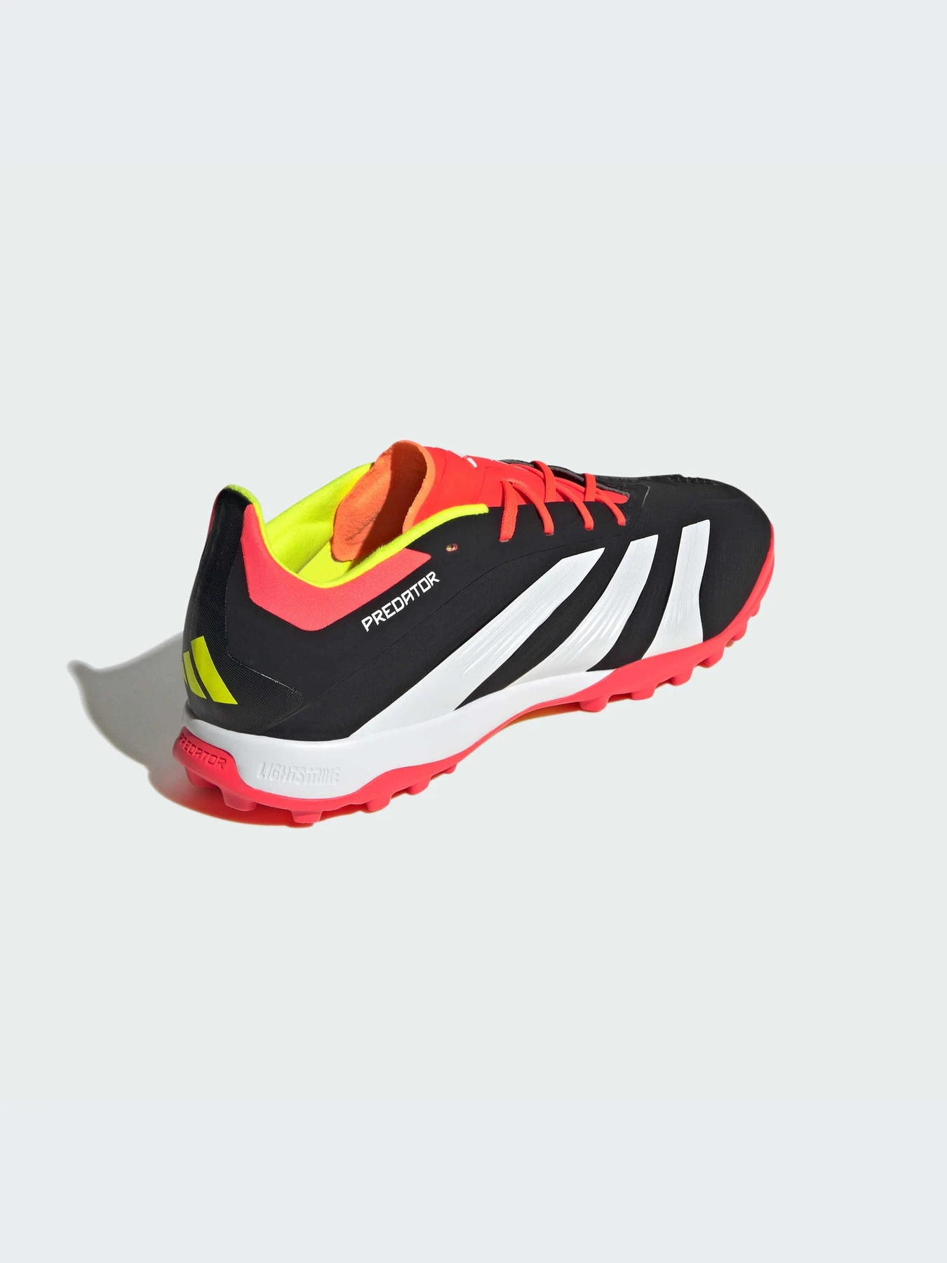 Кроссовки Adidas Predator модель IG7731-KZ Кроссовки Adidas Predator модель IG7731-KZ Фото
