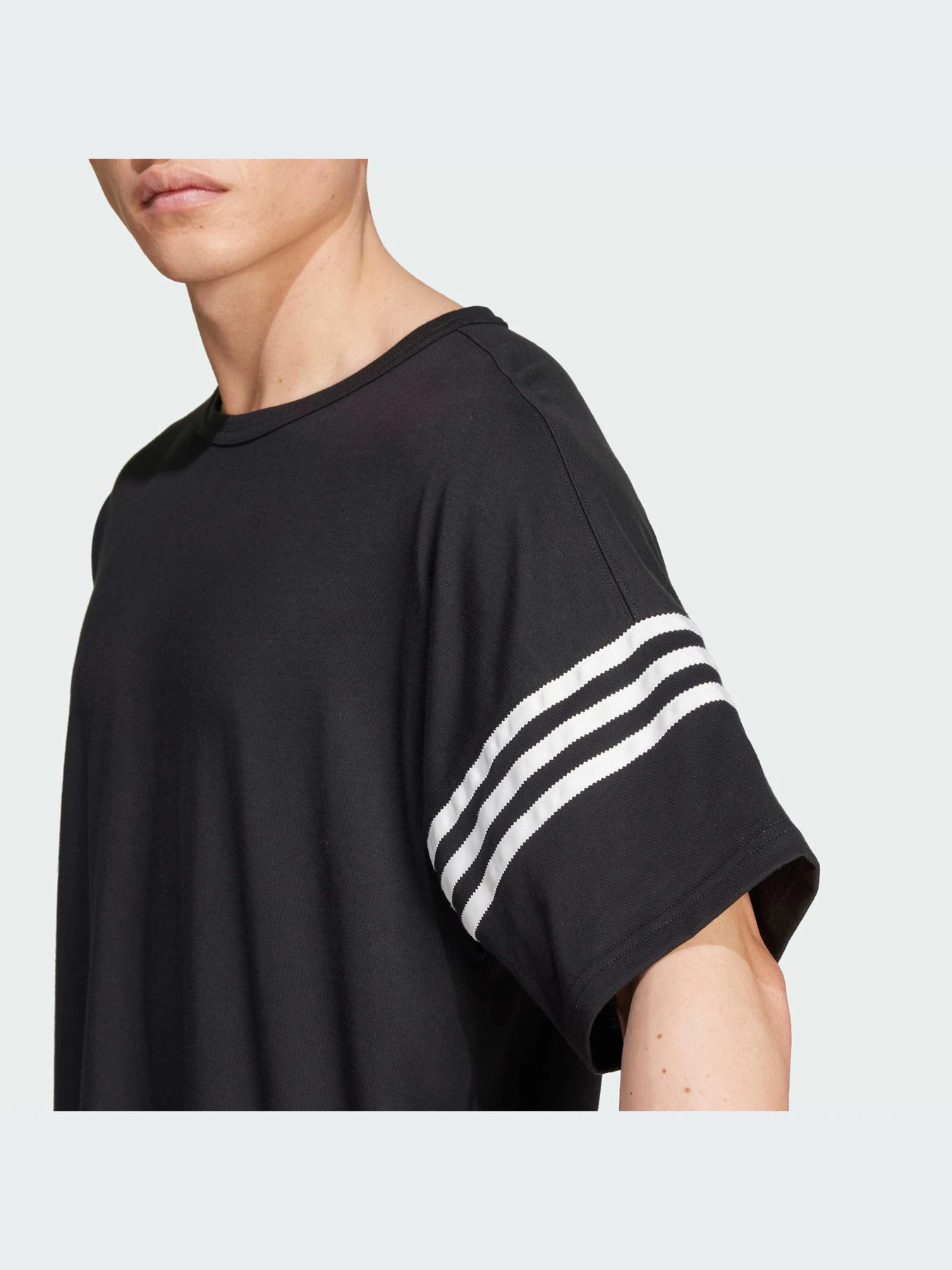Футболки и поло Adidas Adicolor модель IW0972-KZ Футболки и поло Adidas Adicolor модель IW0972-KZ Фото