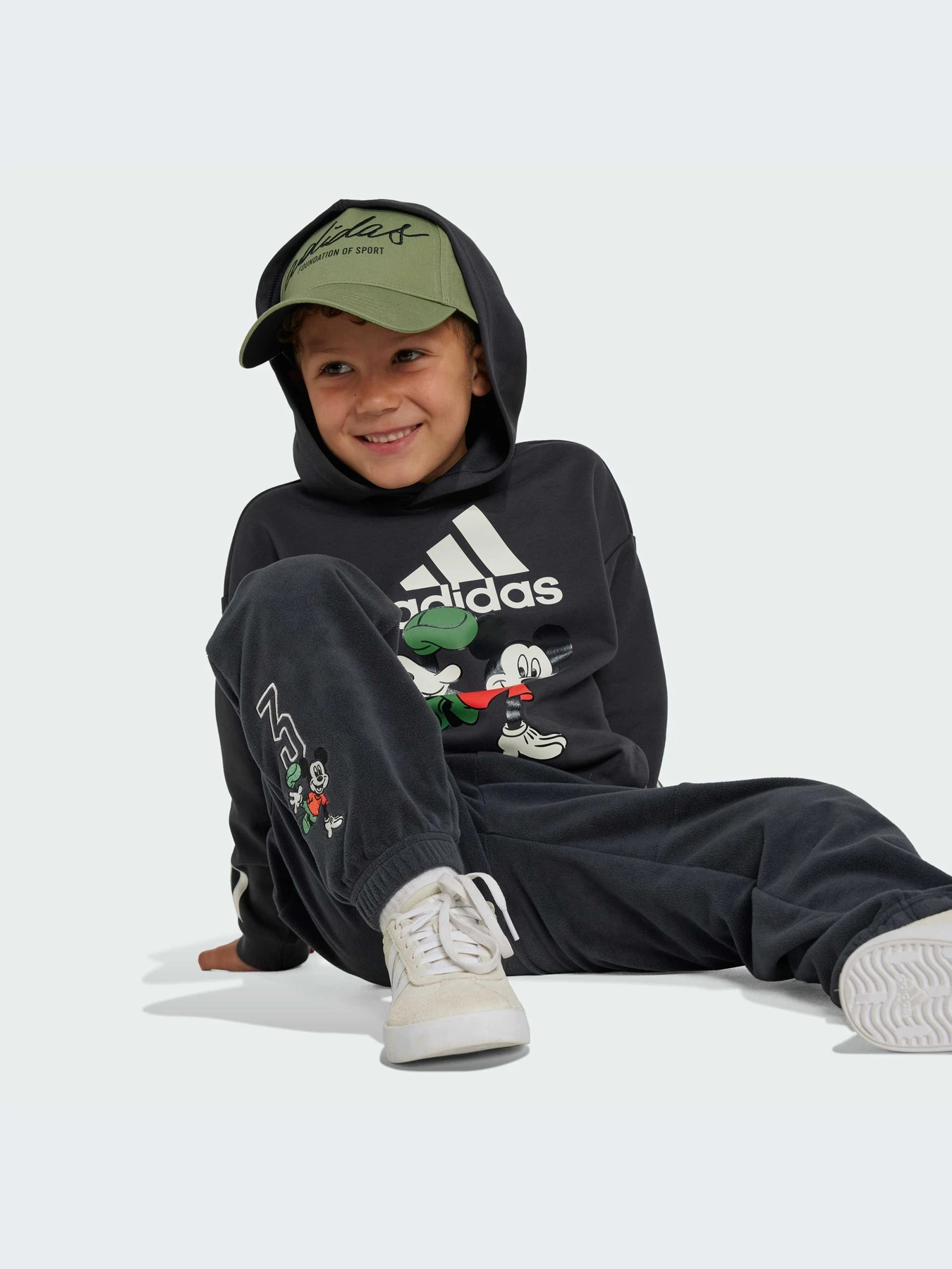 Худи и свитшоты Adidas модель IV9624-KZ Худи и свитшоты Adidas модель IV9624-KZ Фото
