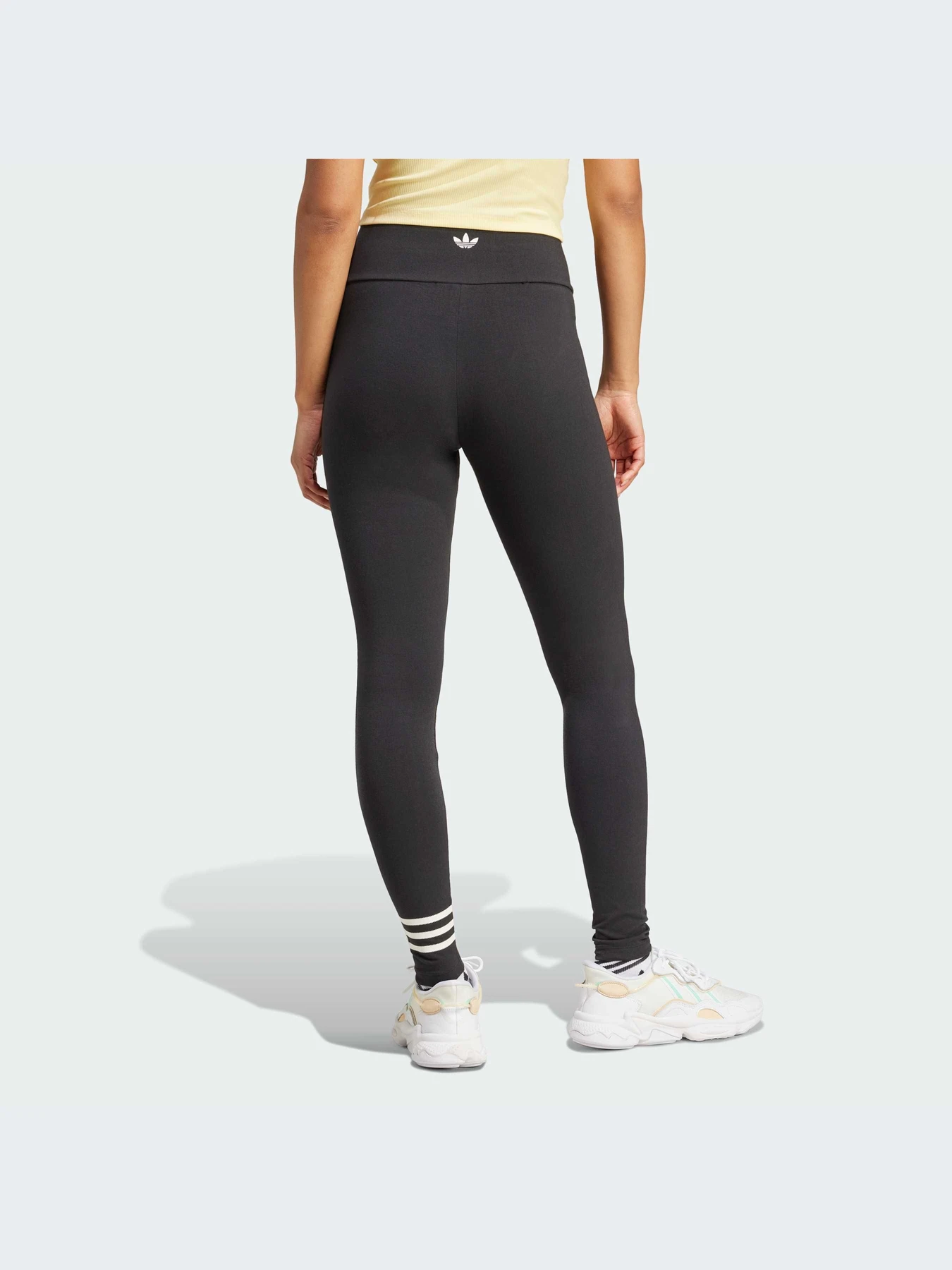 Брюки Adidas модель IW5611-KZ Брюки Adidas модель IW5611-KZ Фото