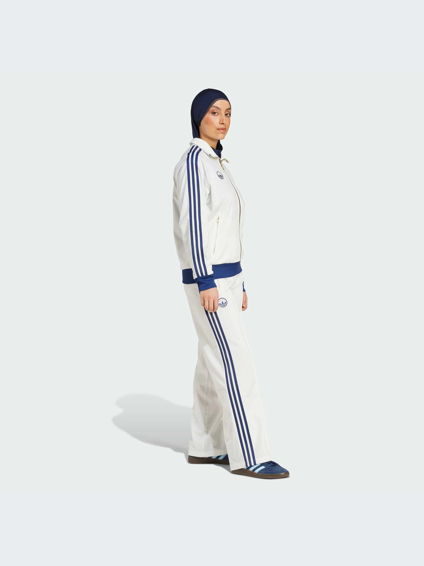 Худи и свитшоты Adidas модель IX3550-KZ Худи и свитшоты Adidas модель IX3550-KZ Фото