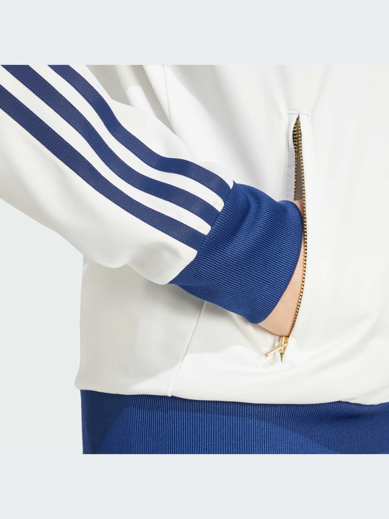 Худи и свитшоты Adidas модель IX3550-KZ Худи и свитшоты Adidas модель IX3550-KZ Фото