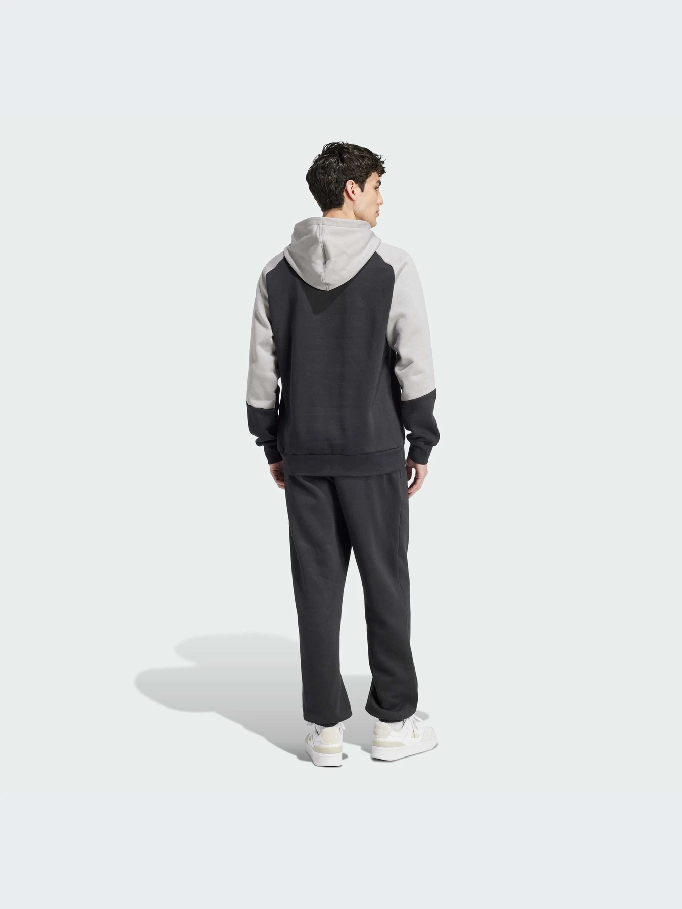 Костюмы Adidas модель IY0300-KZ Костюмы Adidas модель IY0300-KZ Фото