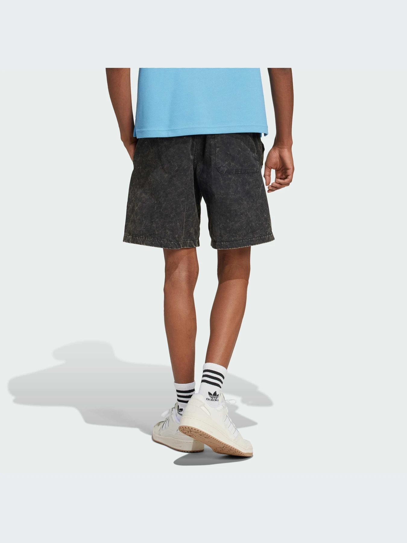 Шорты Adidas Graphics модель IZ2548-KZ Шорты Adidas Graphics модель IZ2548-KZ Фото
