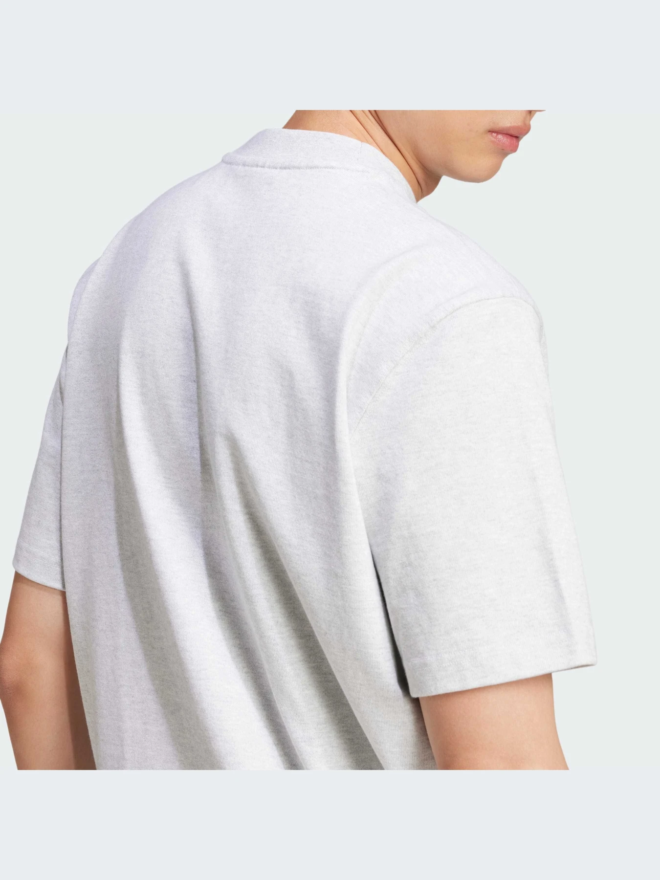 Футболки и поло Adidas Graphics модель IZ2552-KZ Футболки и поло Adidas Graphics модель IZ2552-KZ Фото
