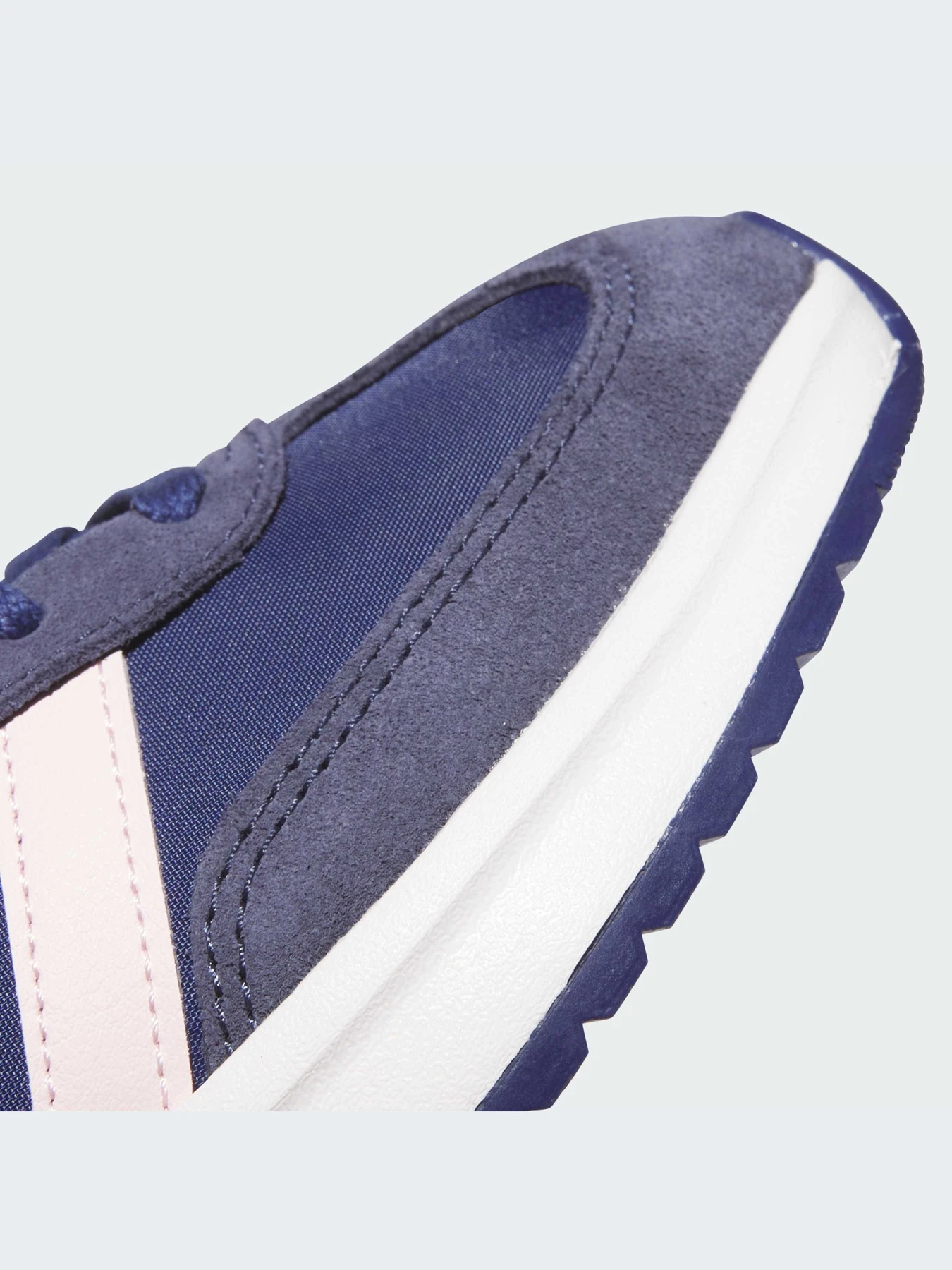 Кроссовки Adidas модель IH8601-KZ Кроссовки Adidas модель IH8601-KZ Фото