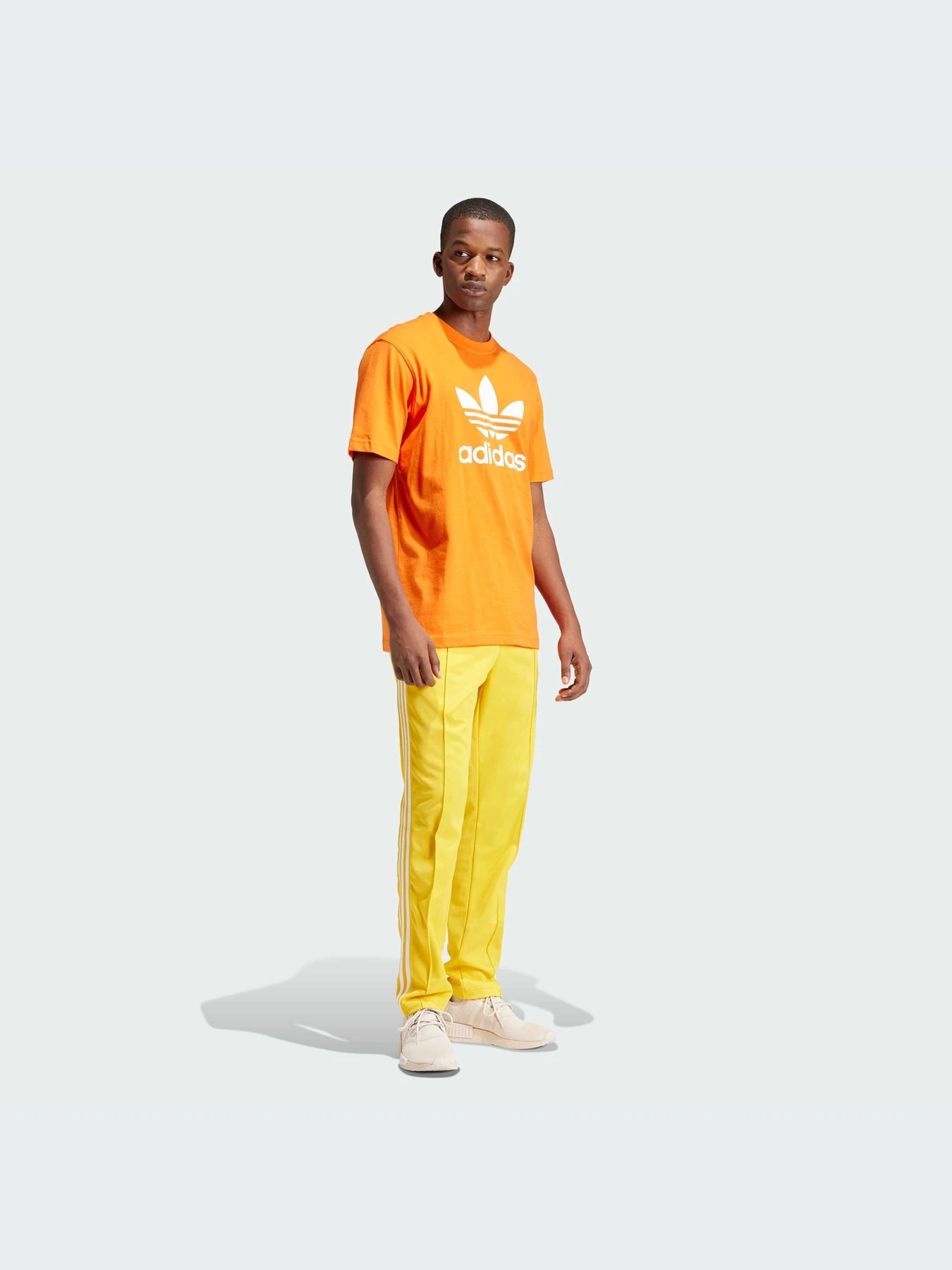 Футболки и поло Adidas Adicolor модель IR8000-KZ Футболки и поло Adidas Adicolor модель IR8000-KZ Фото