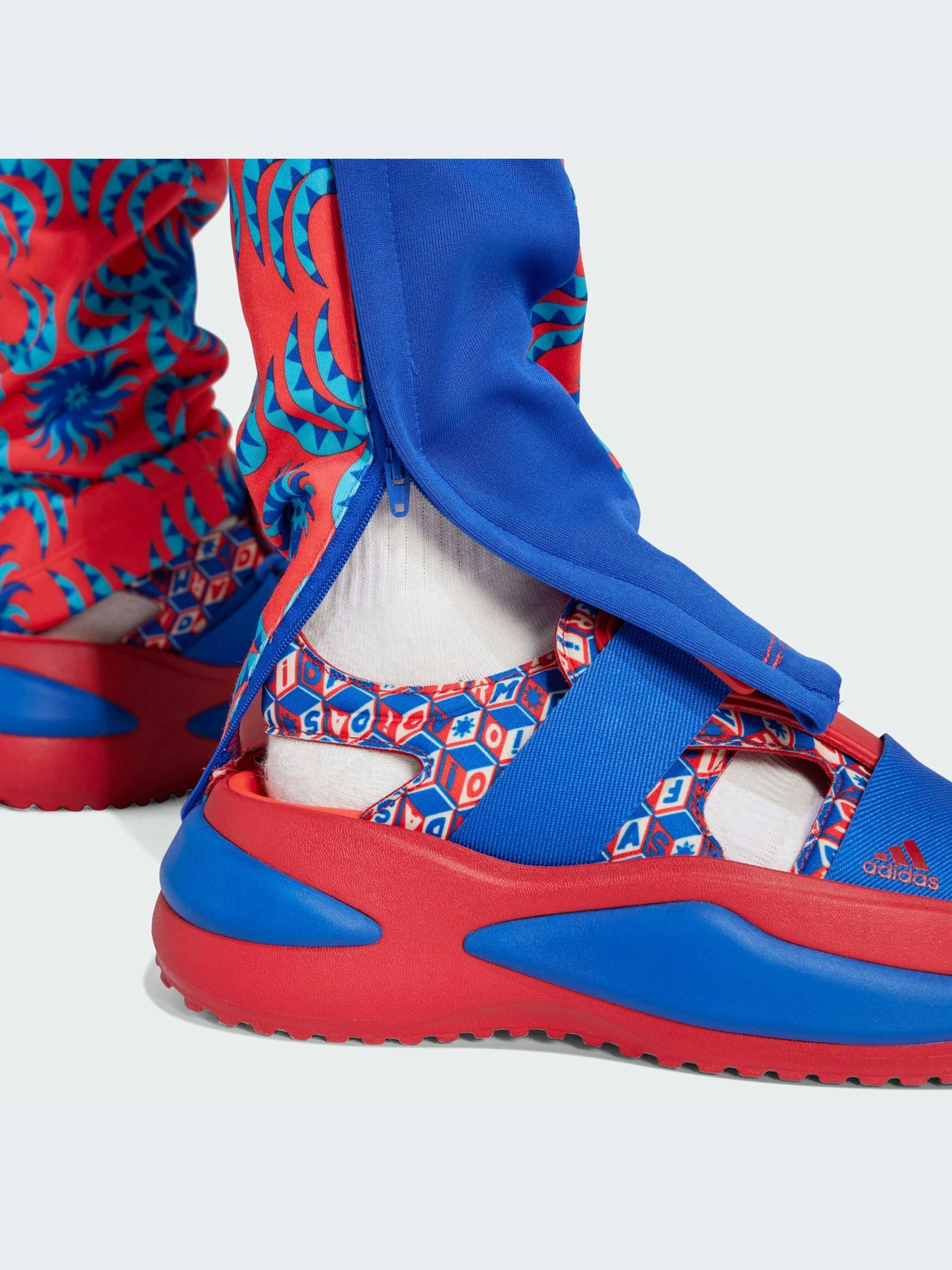 Брюки Adidas модель IQ4492-KZ Брюки Adidas модель IQ4492-KZ Фото
