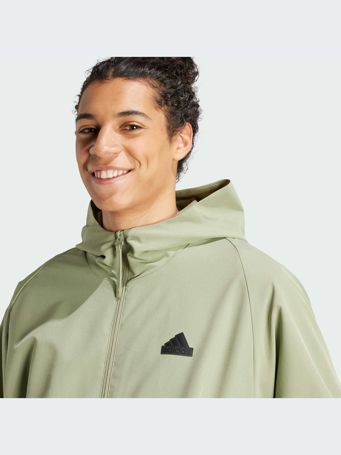 Куртки и дубленки Adidas ZNE модель IS9279-KZ Куртки и дубленки Adidas ZNE модель IS9279-KZ Фото