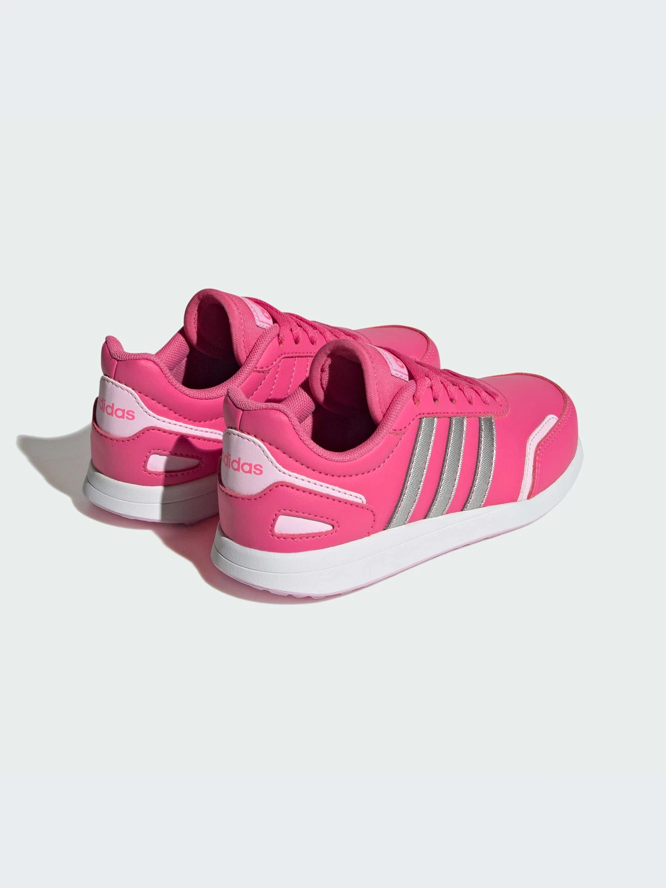 Кроссовки Adidas модель IG9635-KZ Кроссовки Adidas модель IG9635-KZ Фото