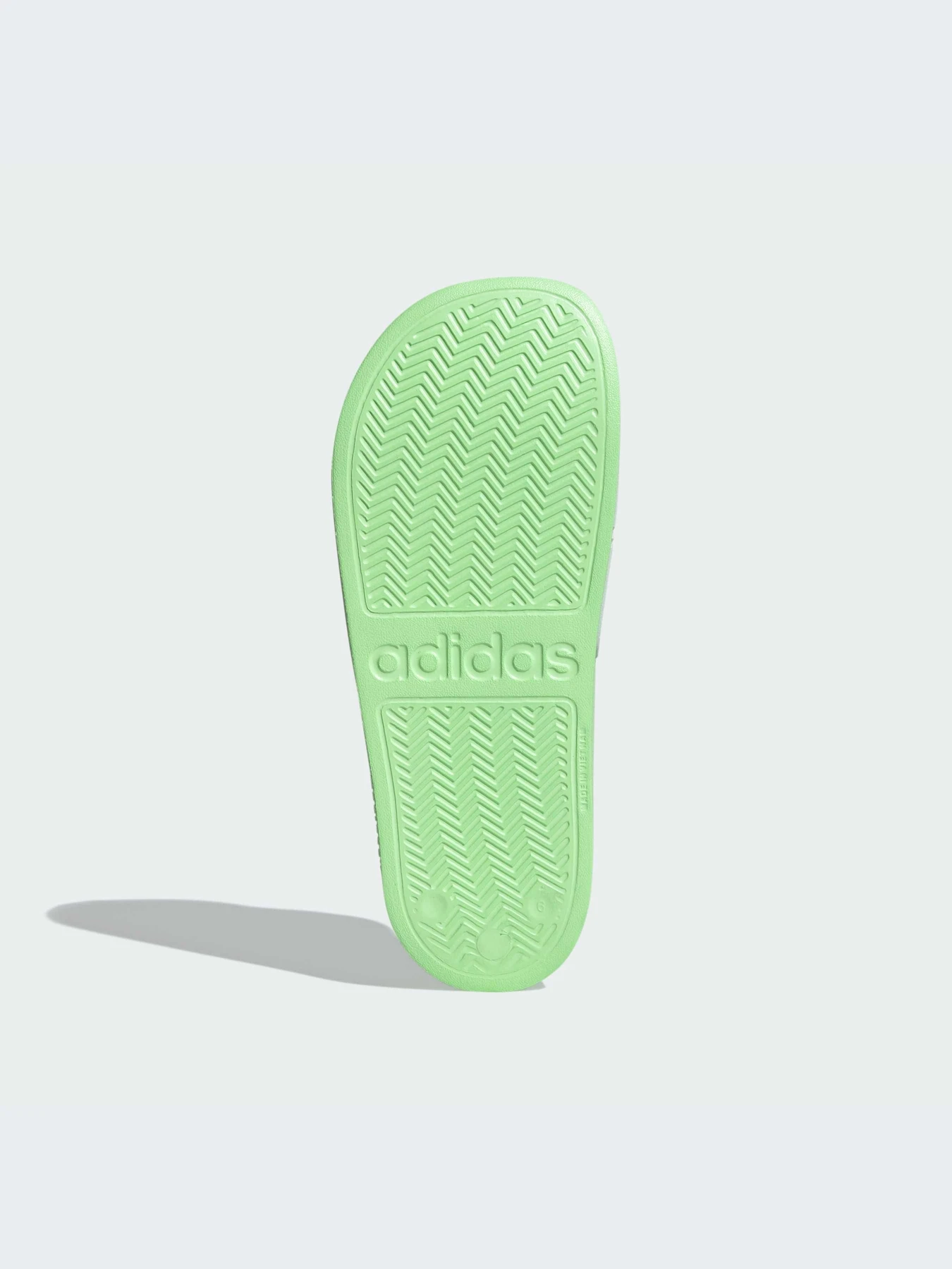 Шлёпанцы Adidas Adilette модель IG3684-KZ Шлёпанцы Adidas Adilette модель IG3684-KZ Фото