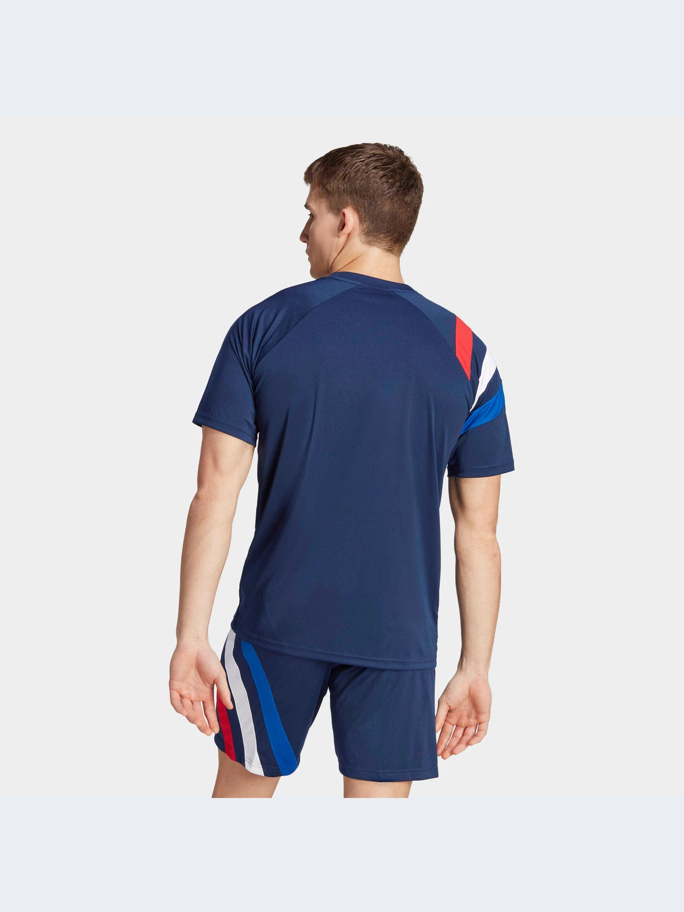 Футболки и поло Adidas модель IK5738-KZ Футболки и поло Adidas модель IK5738-KZ Фото