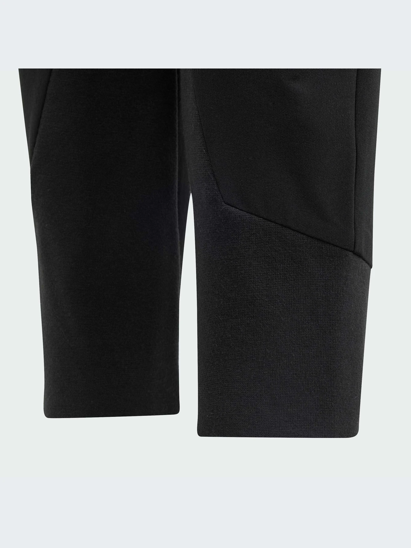 Брюки Adidas ZNE модель IN6962-KZ Брюки Adidas ZNE модель IN6962-KZ Фото