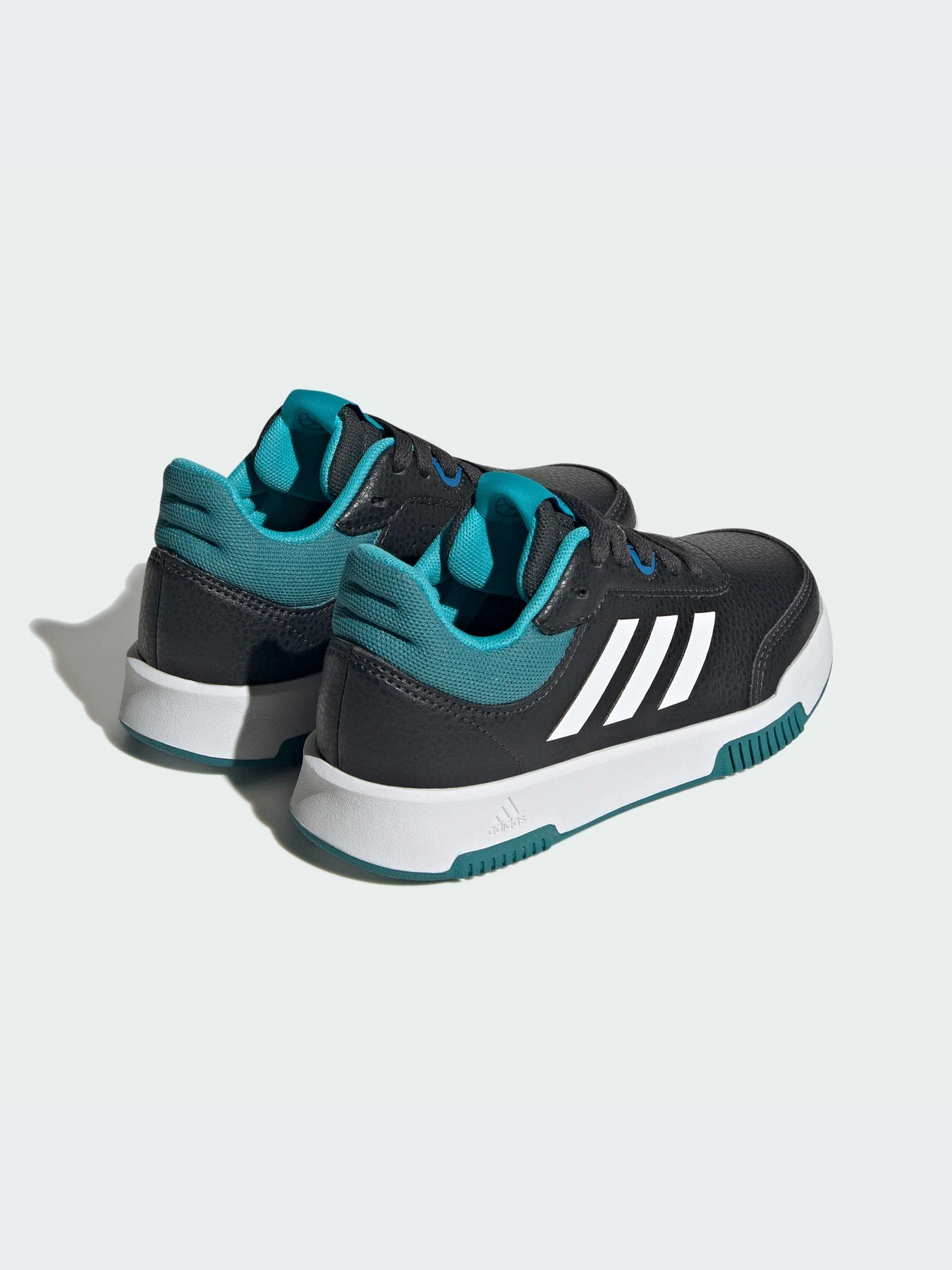 Кроссовки Adidas модель ID2300-KZ Кроссовки Adidas модель ID2300-KZ Фото