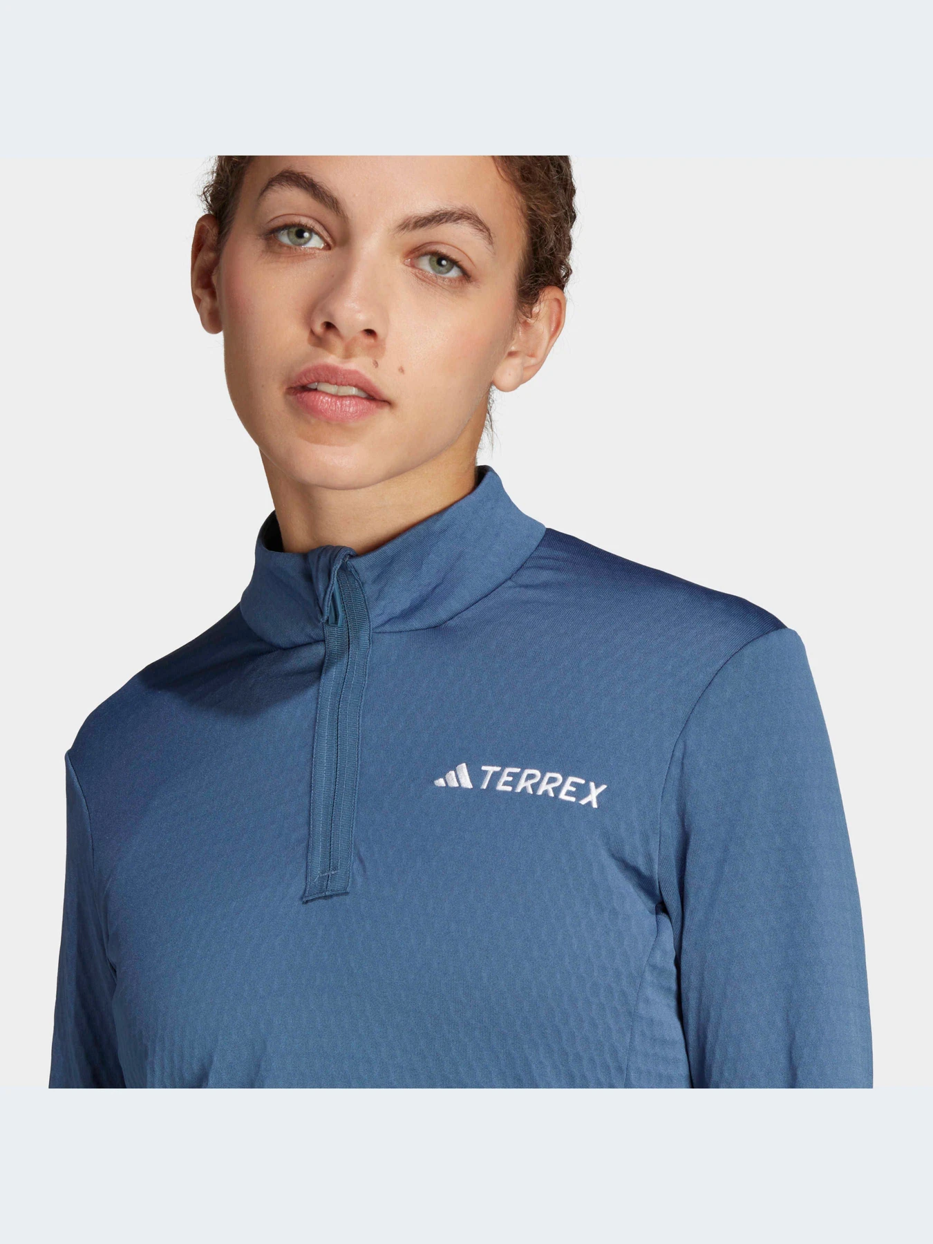 Худи и свитшоты Adidas модель IB1218-KZ Худи и свитшоты Adidas модель IB1218-KZ Фото