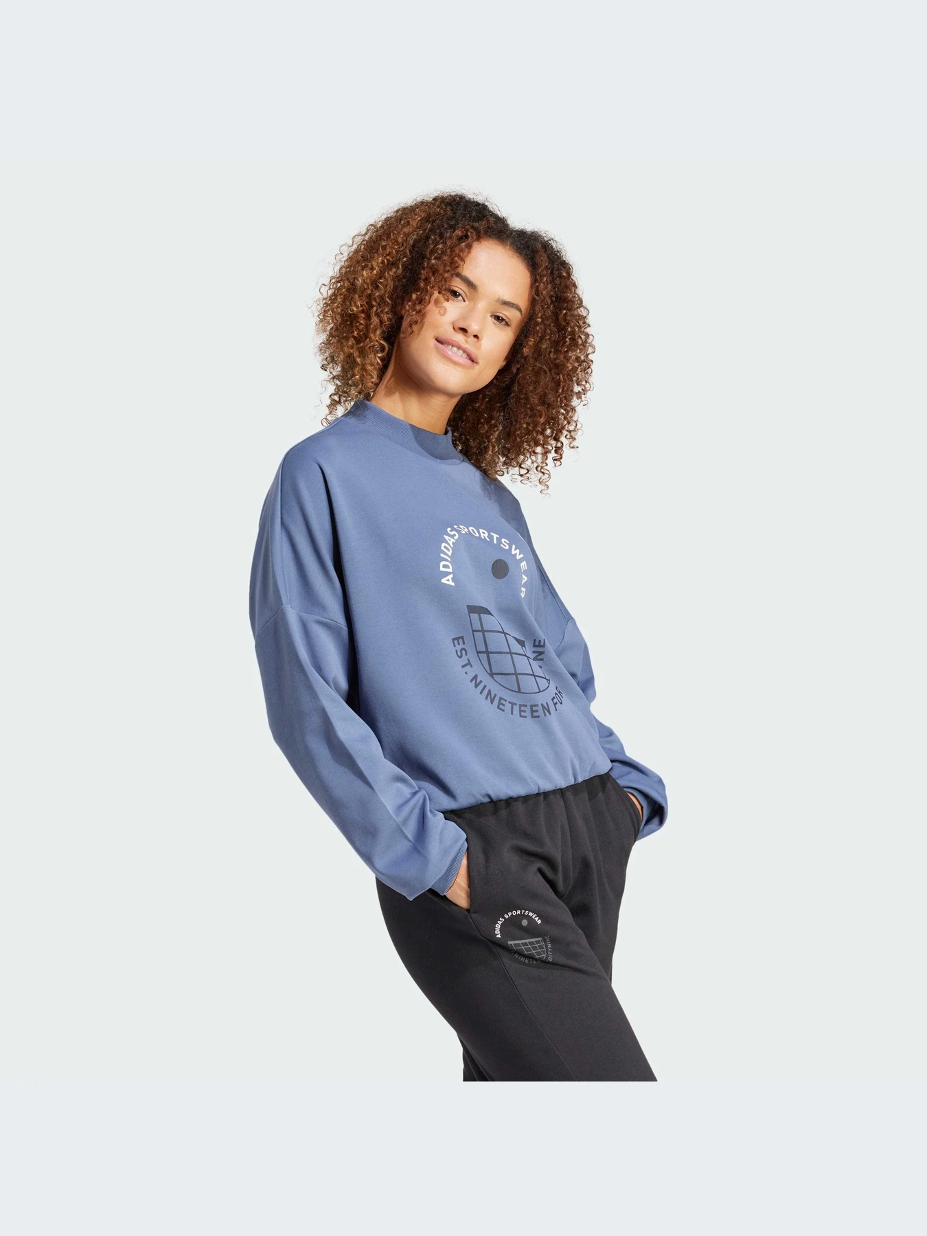 Худи и свитшоты Adidas модель IT4877-KZ Худи и свитшоты Adidas модель IT4877-KZ Фото