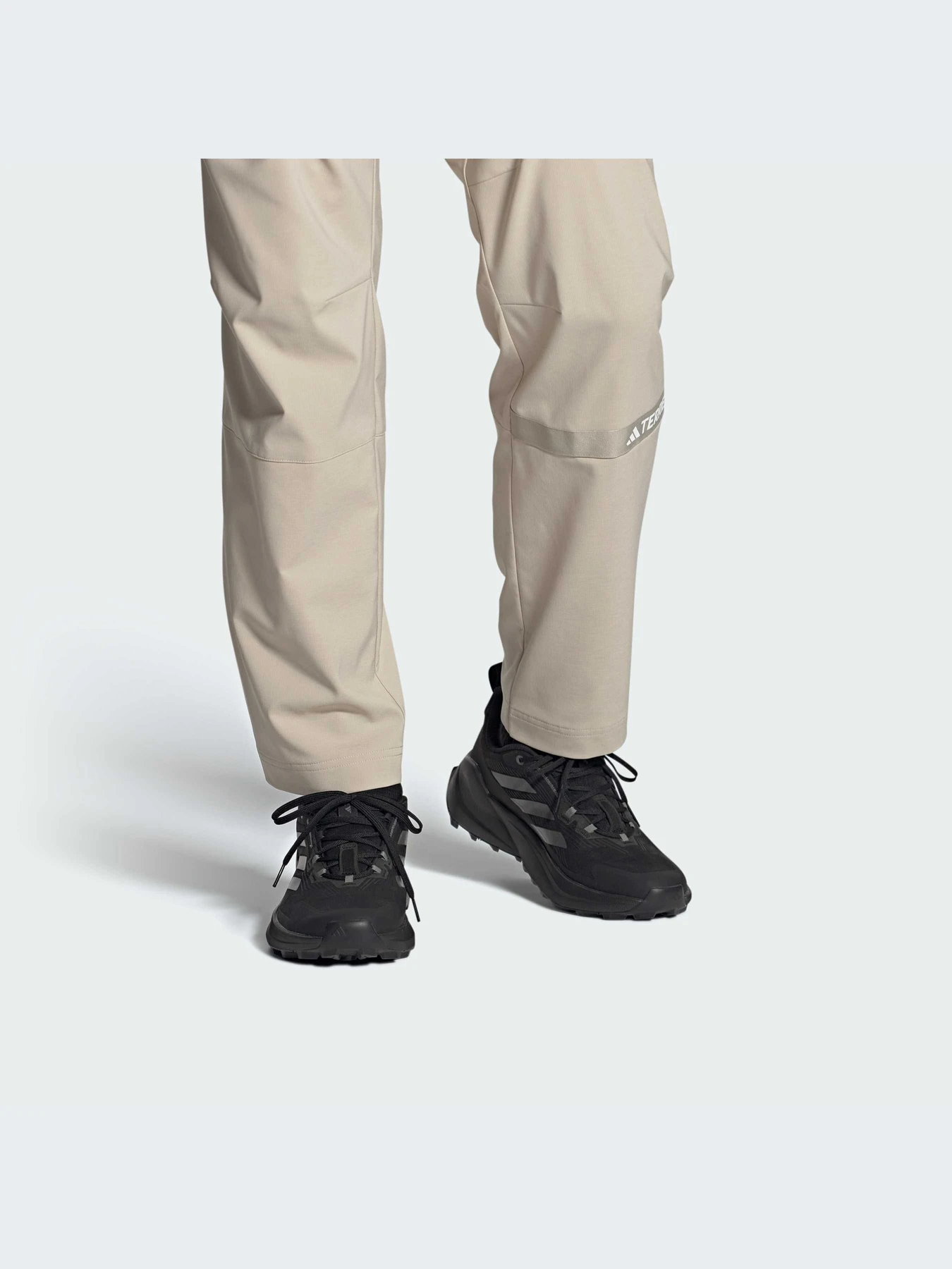 Кроссовки Adidas модель IE4842-KZ Кроссовки Adidas модель IE4842-KZ Фото