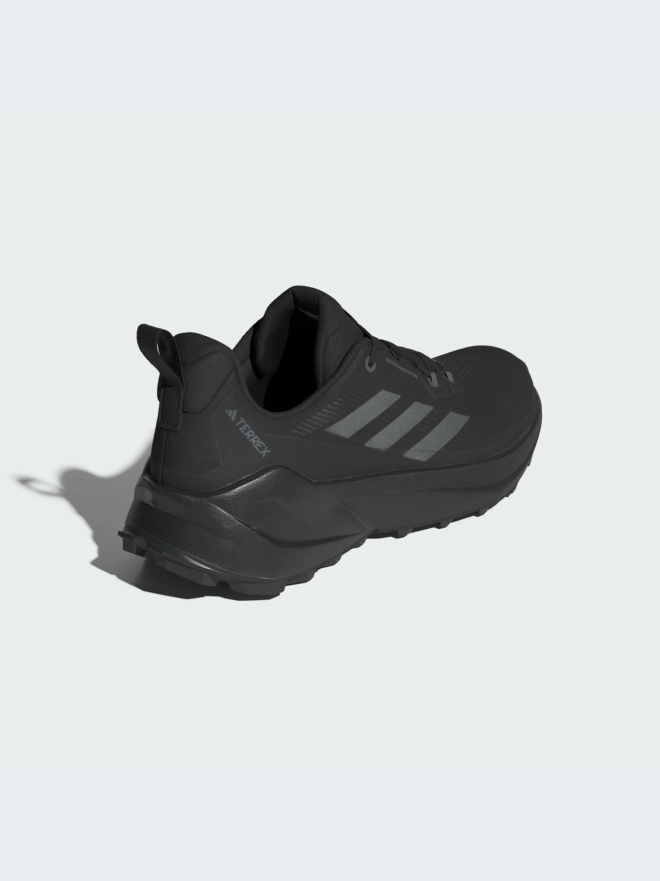 Кроссовки Adidas модель IE4842-KZ Кроссовки Adidas модель IE4842-KZ Фото