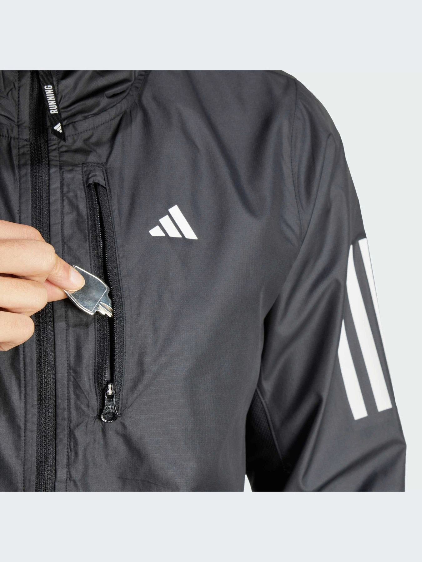Куртки и дубленки Adidas модель IN1576-KZ Куртки и дубленки Adidas модель IN1576-KZ Фото