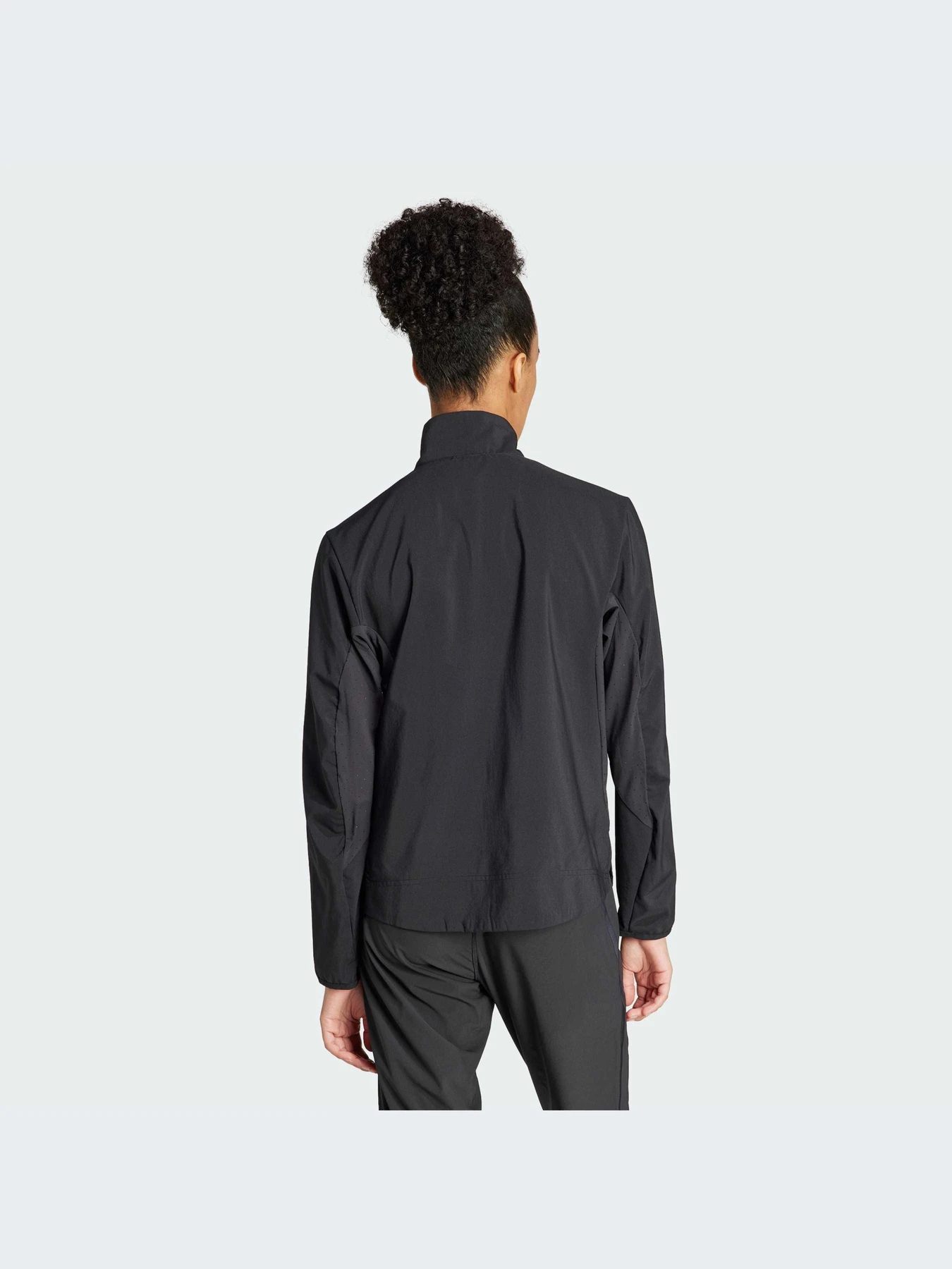 Куртки и дубленки Adidas модель IT7595-KZ Куртки и дубленки Adidas модель IT7595-KZ Фото
