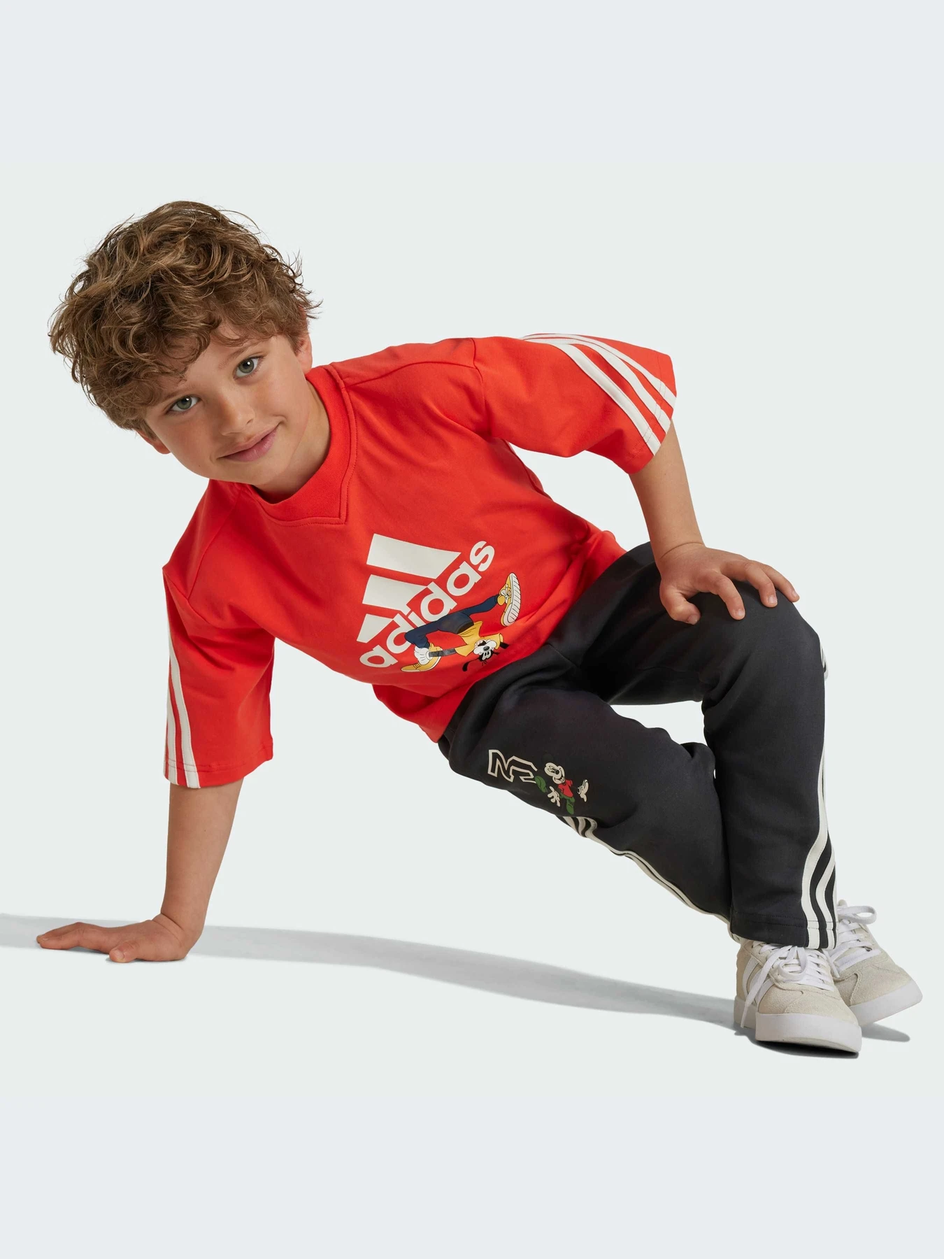 Брюки Adidas модель IV9627-KZ Брюки Adidas модель IV9627-KZ Фото