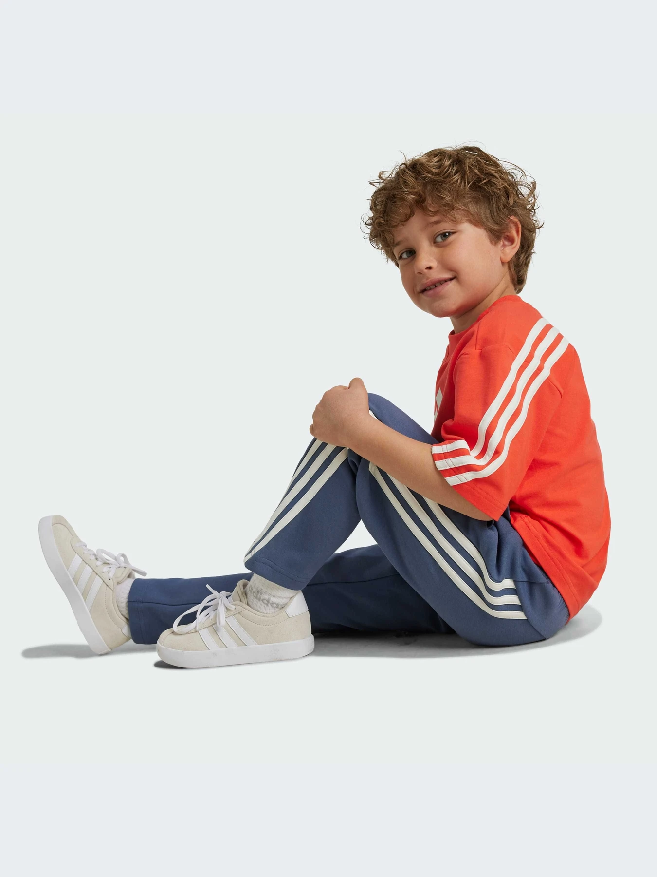 Футболки и поло Adidas модель IV9631-KZ Футболки и поло Adidas модель IV9631-KZ Фото
