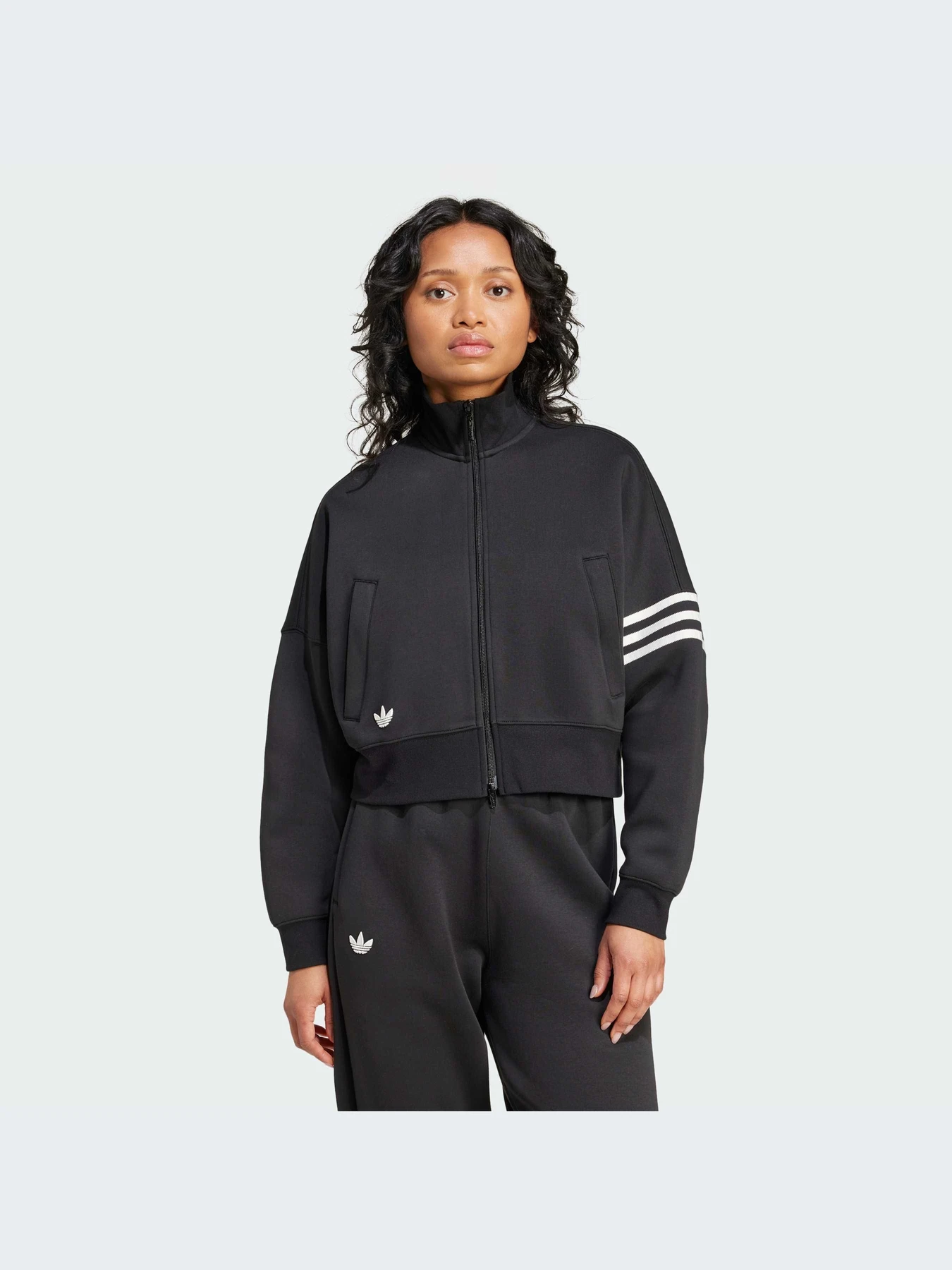 Худи и свитшоты Adidas модель IW5601-KZ Худи и свитшоты Adidas модель IW5601-KZ Фото