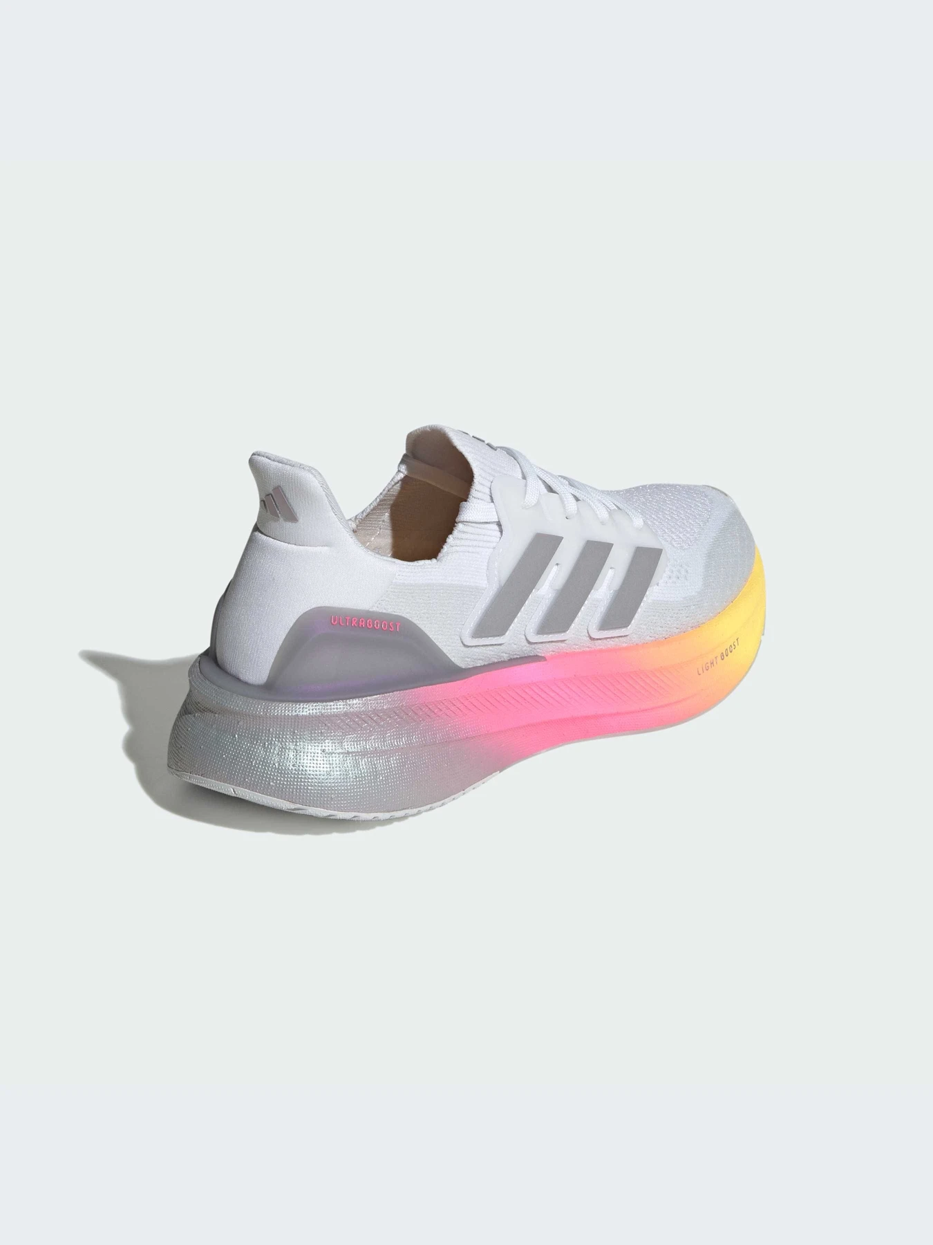 Кроссовки Adidas Ultraboost модель ID8840-KZ Кроссовки Adidas Ultraboost модель ID8840-KZ Фото