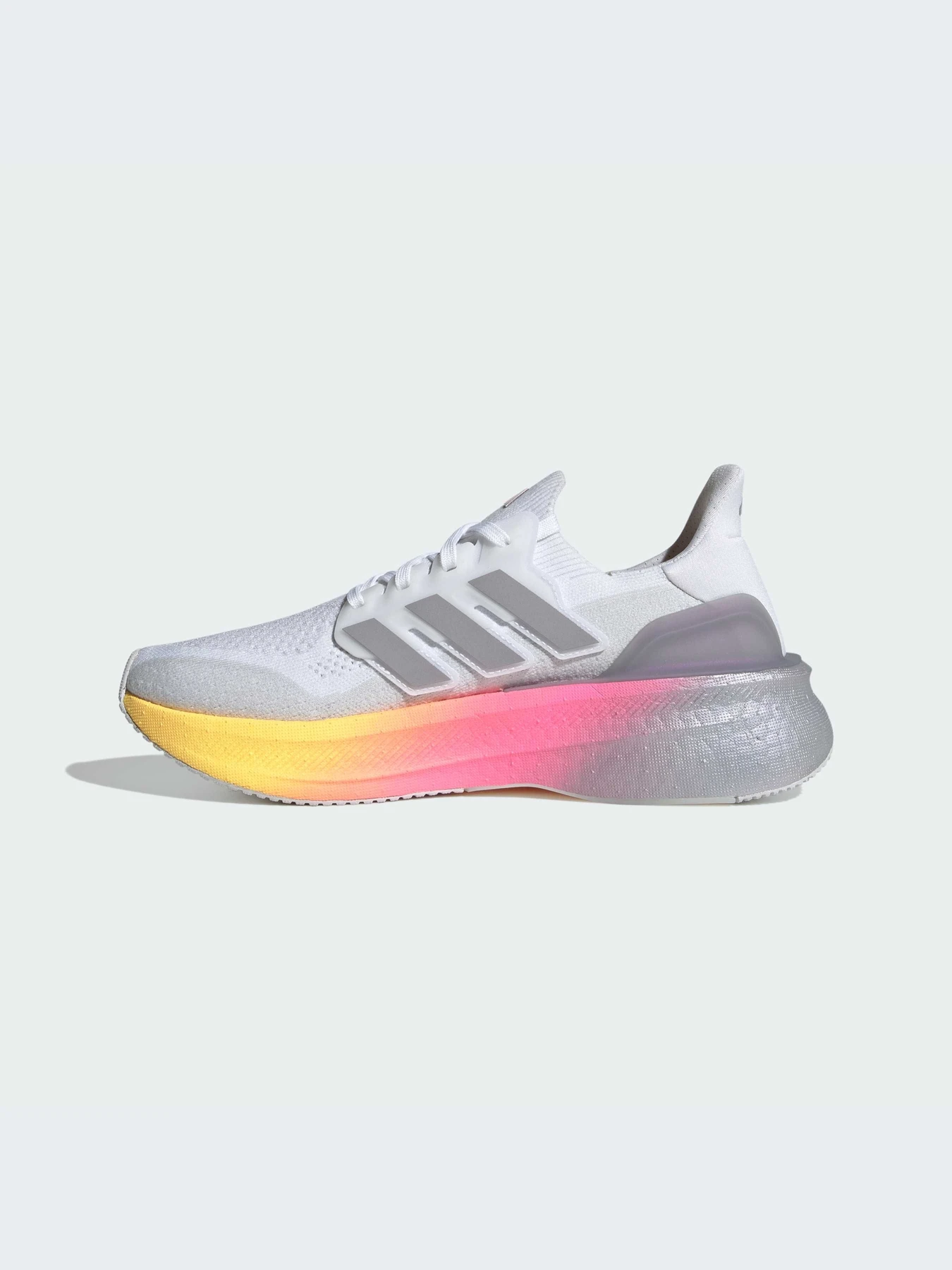 Кроссовки Adidas Ultraboost модель ID8840-KZ Кроссовки Adidas Ultraboost модель ID8840-KZ Фото