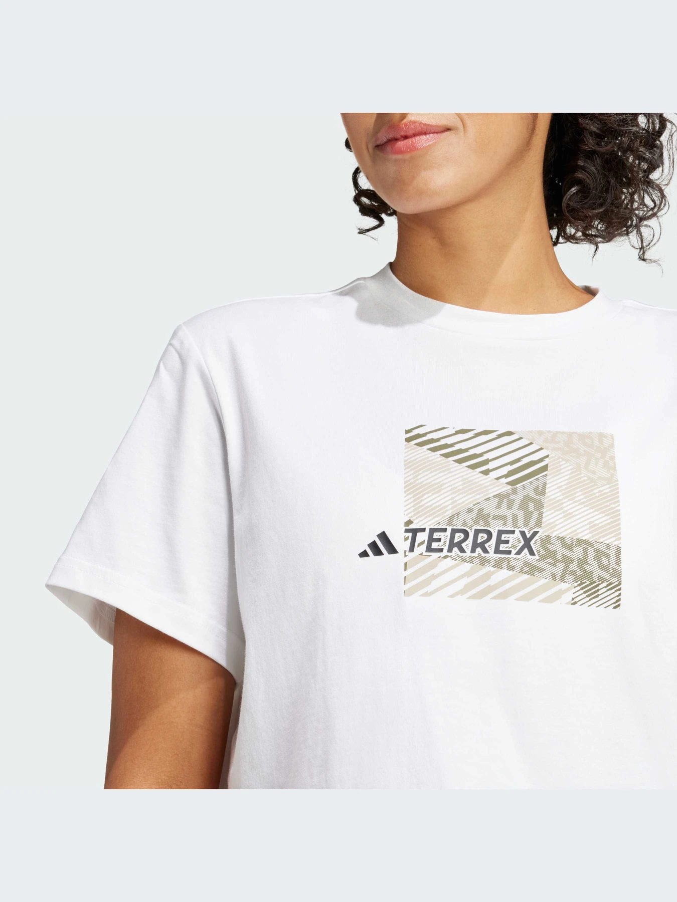 Футболки и поло Adidas модель IW2714-KZ Футболки и поло Adidas модель IW2714-KZ Фото
