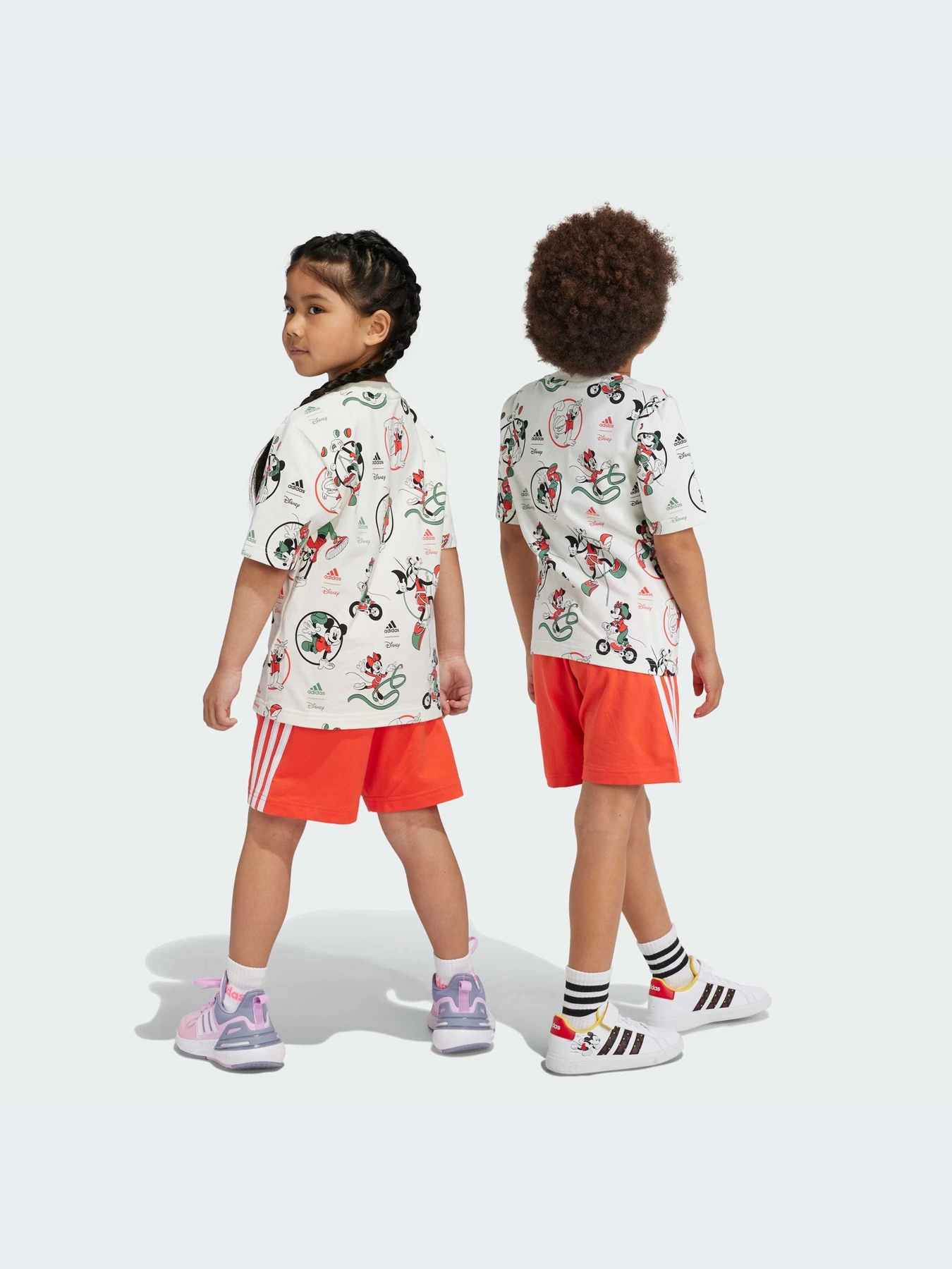 Костюмы Adidas модель IW0669-KZ Костюмы Adidas модель IW0669-KZ Фото