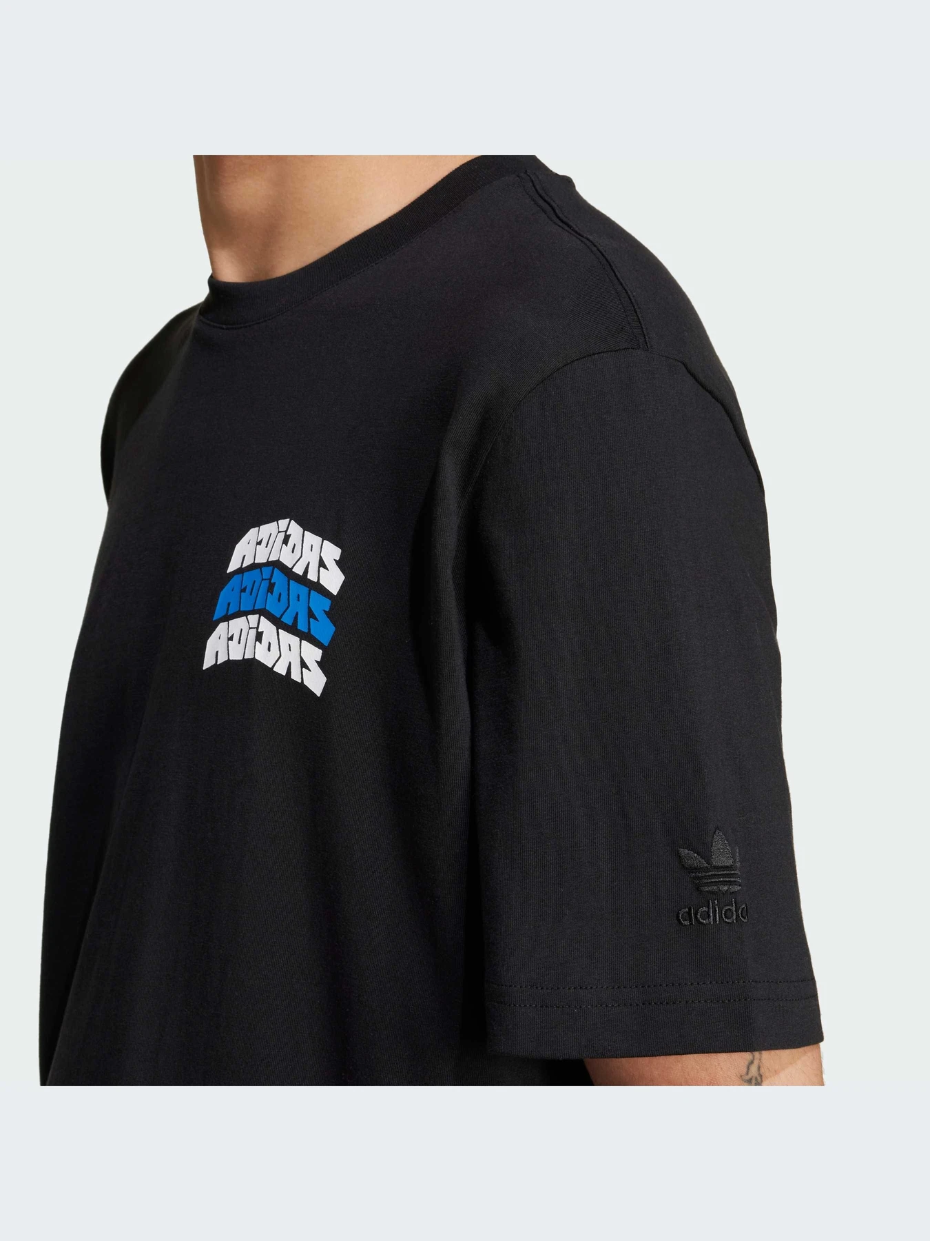 Футболки и поло Adidas Graphics модель IZ2580-KZ Футболки и поло Adidas Graphics модель IZ2580-KZ Фото