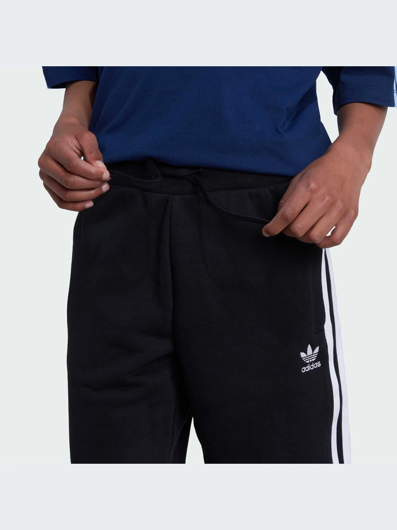 Шорты Adidas Adicolor модель IY7481-KZ Шорты Adidas Adicolor модель IY7481-KZ Фото