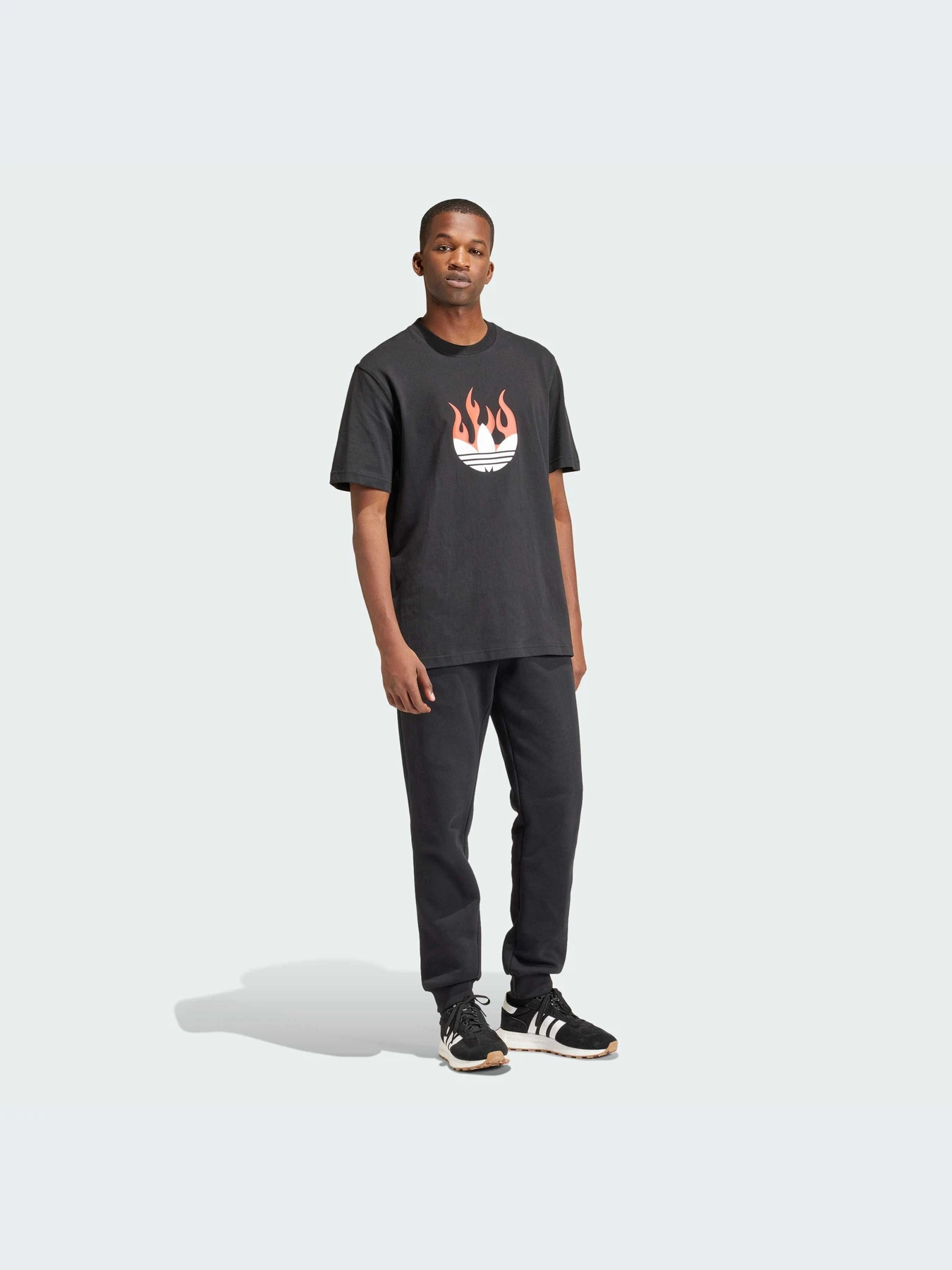 Футболки и поло Adidas Graphics модель IS0178-KZ Футболки и поло Adidas Graphics модель IS0178-KZ Фото