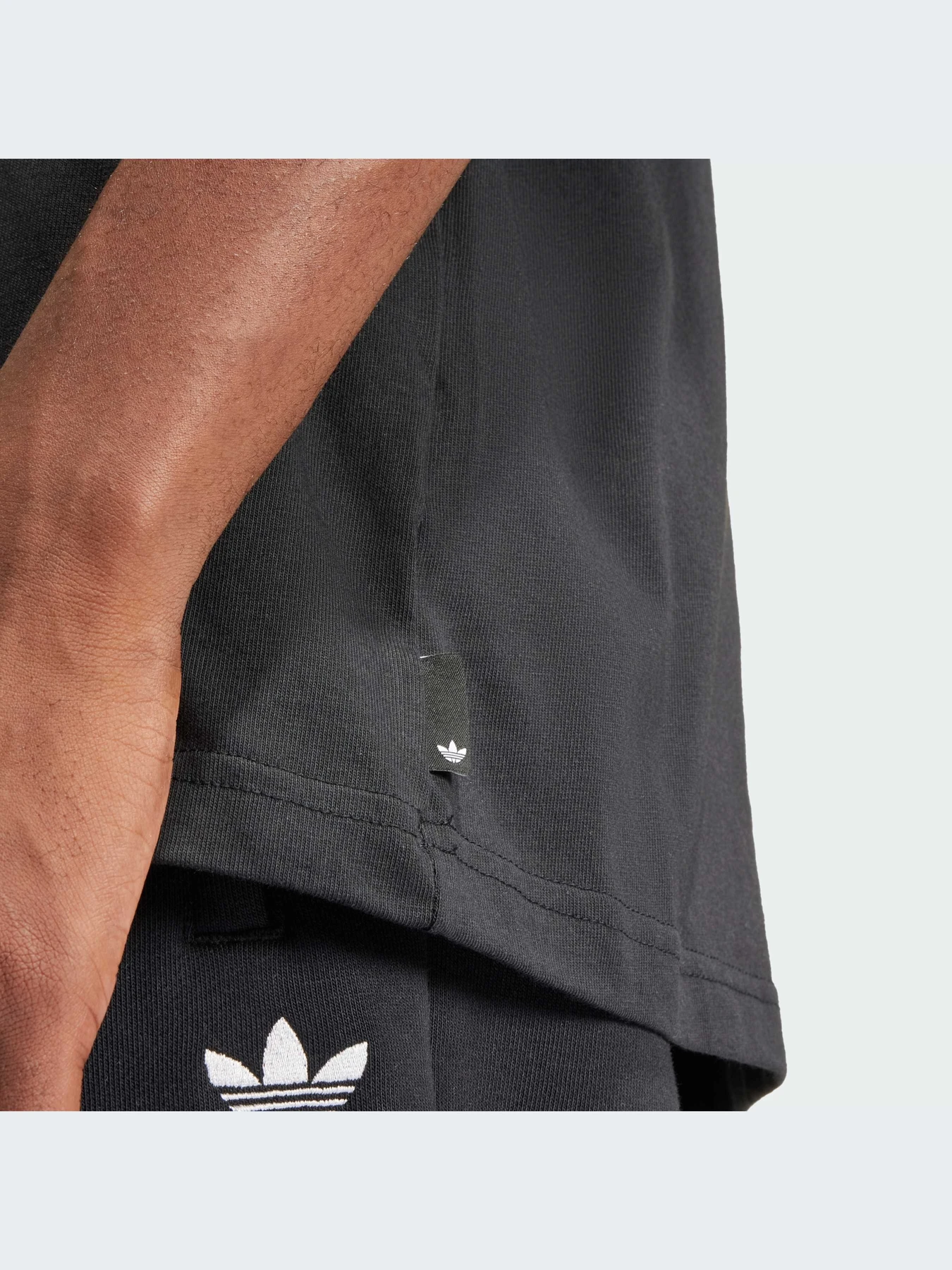 Футболки и поло Adidas Graphics модель IS0178-KZ Футболки и поло Adidas Graphics модель IS0178-KZ Фото