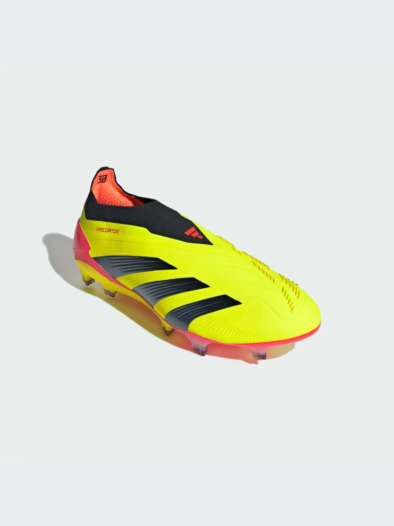 Кроссовки Adidas Predator модель IE2366-KZ Кроссовки Adidas Predator модель IE2366-KZ Фото