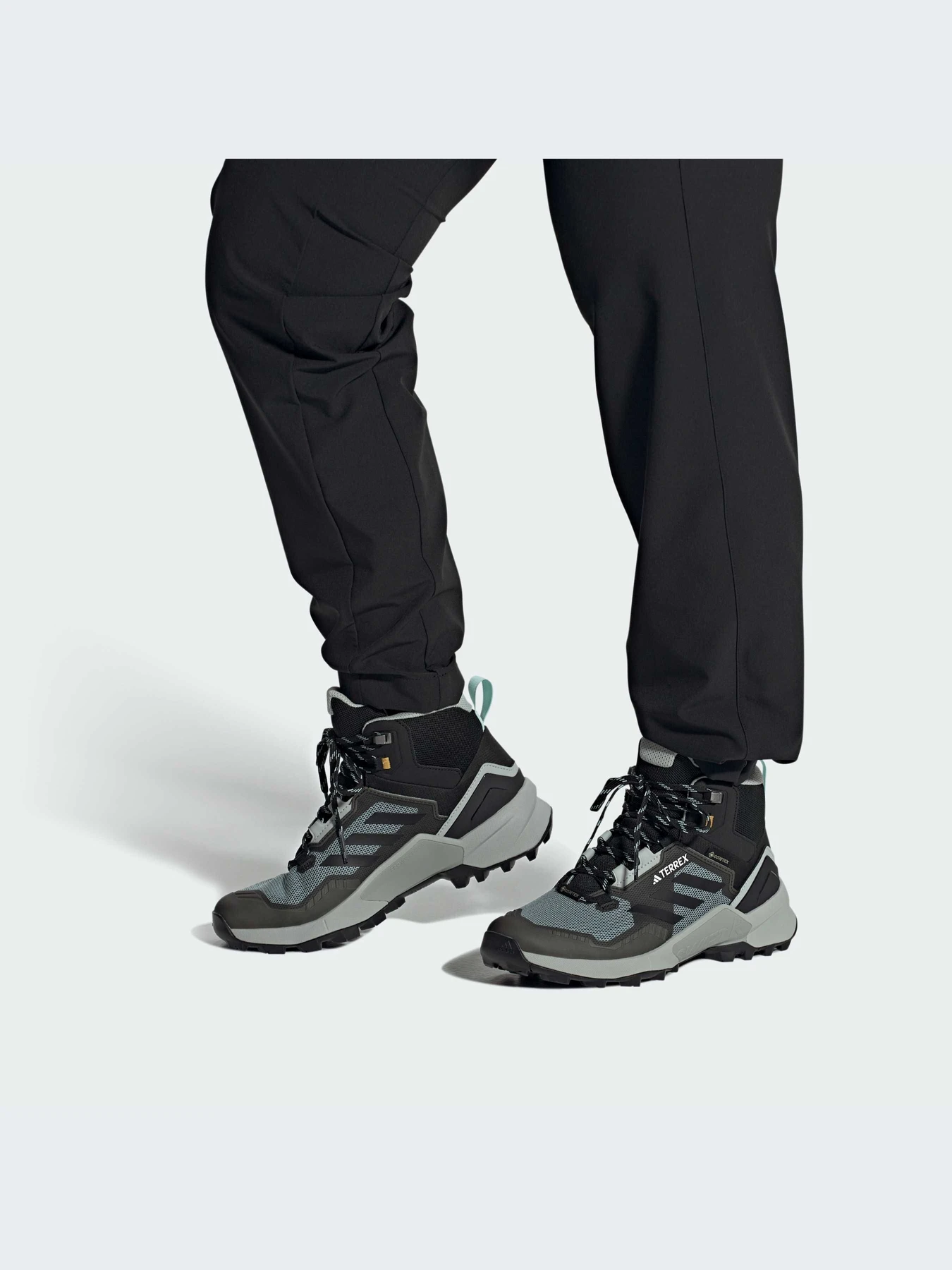 Ботинки и сапоги Adidas модель IF2401-KZ Ботинки и сапоги Adidas модель IF2401-KZ Фото