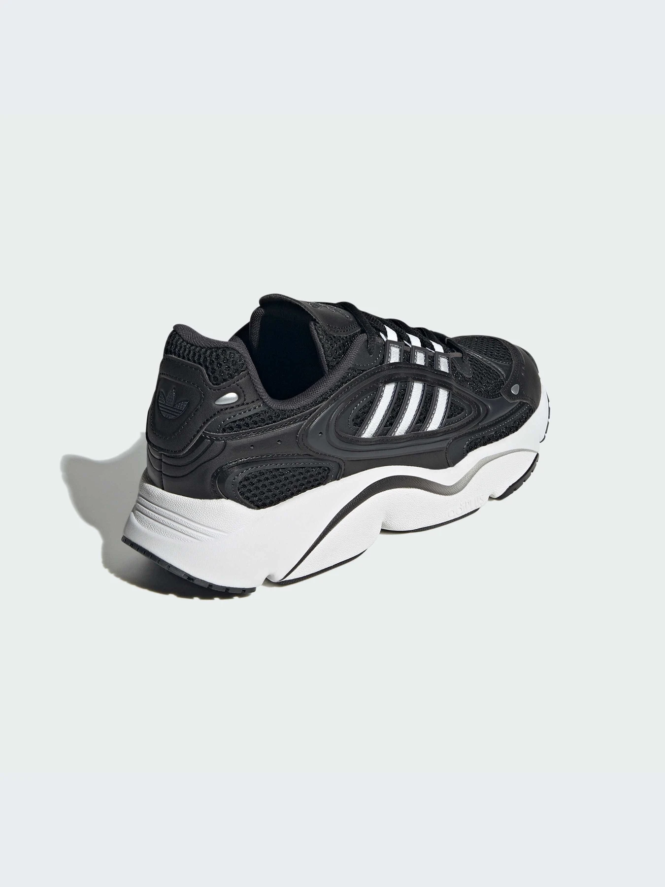 Кроссовки Adidas Ozweego модель IF9593-KZ Фото