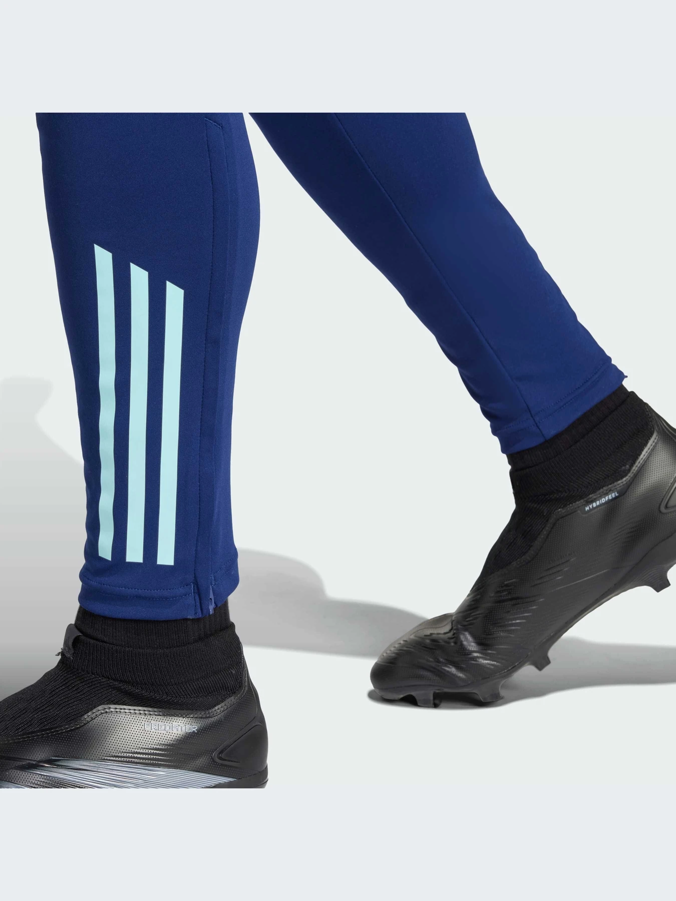 Брюки Adidas модель IT2216-KZ Брюки Adidas модель IT2216-KZ Фото