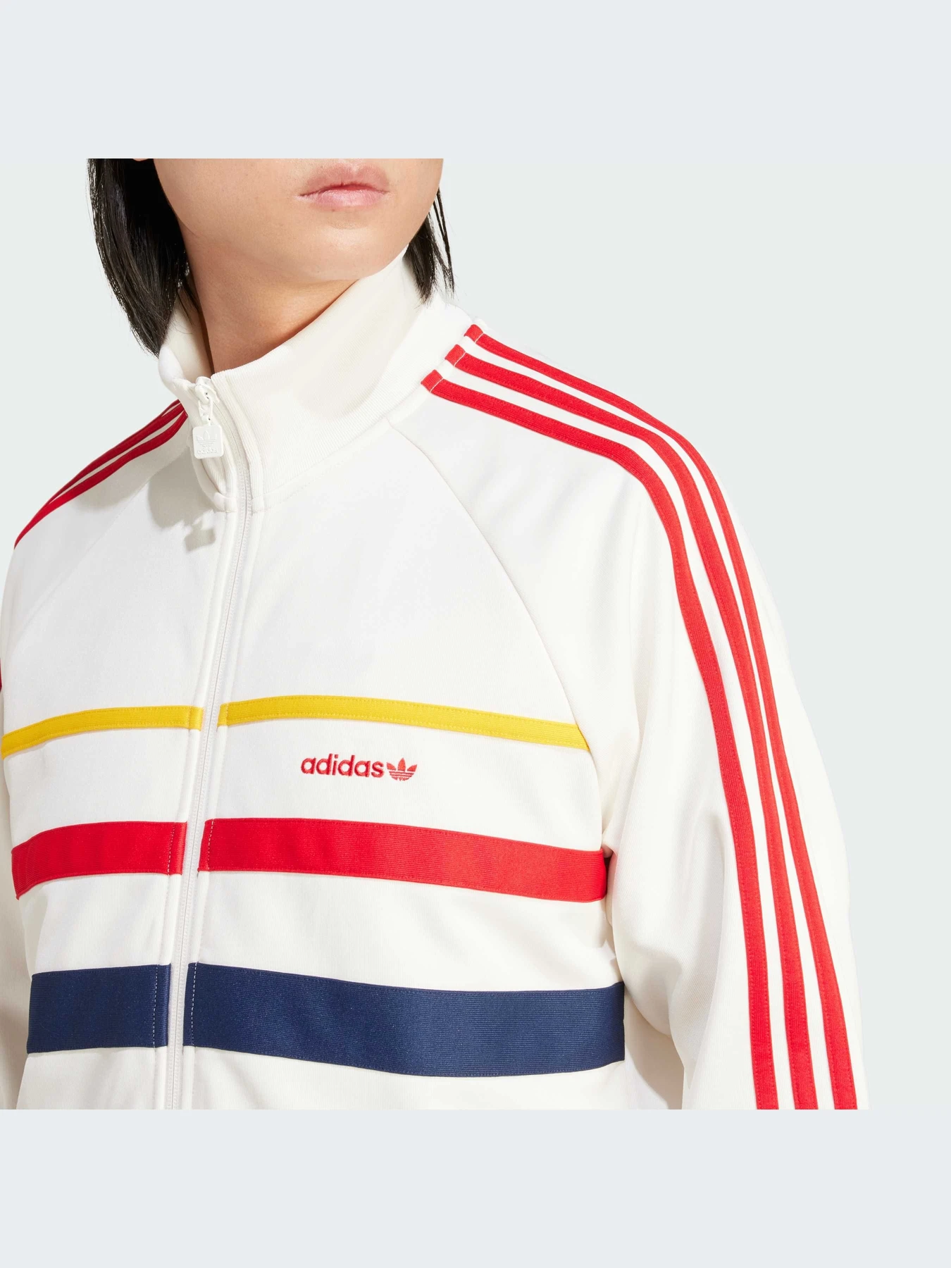 Худи и свитшоты Adidas модель IW3233-KZ Худи и свитшоты Adidas модель IW3233-KZ Фото