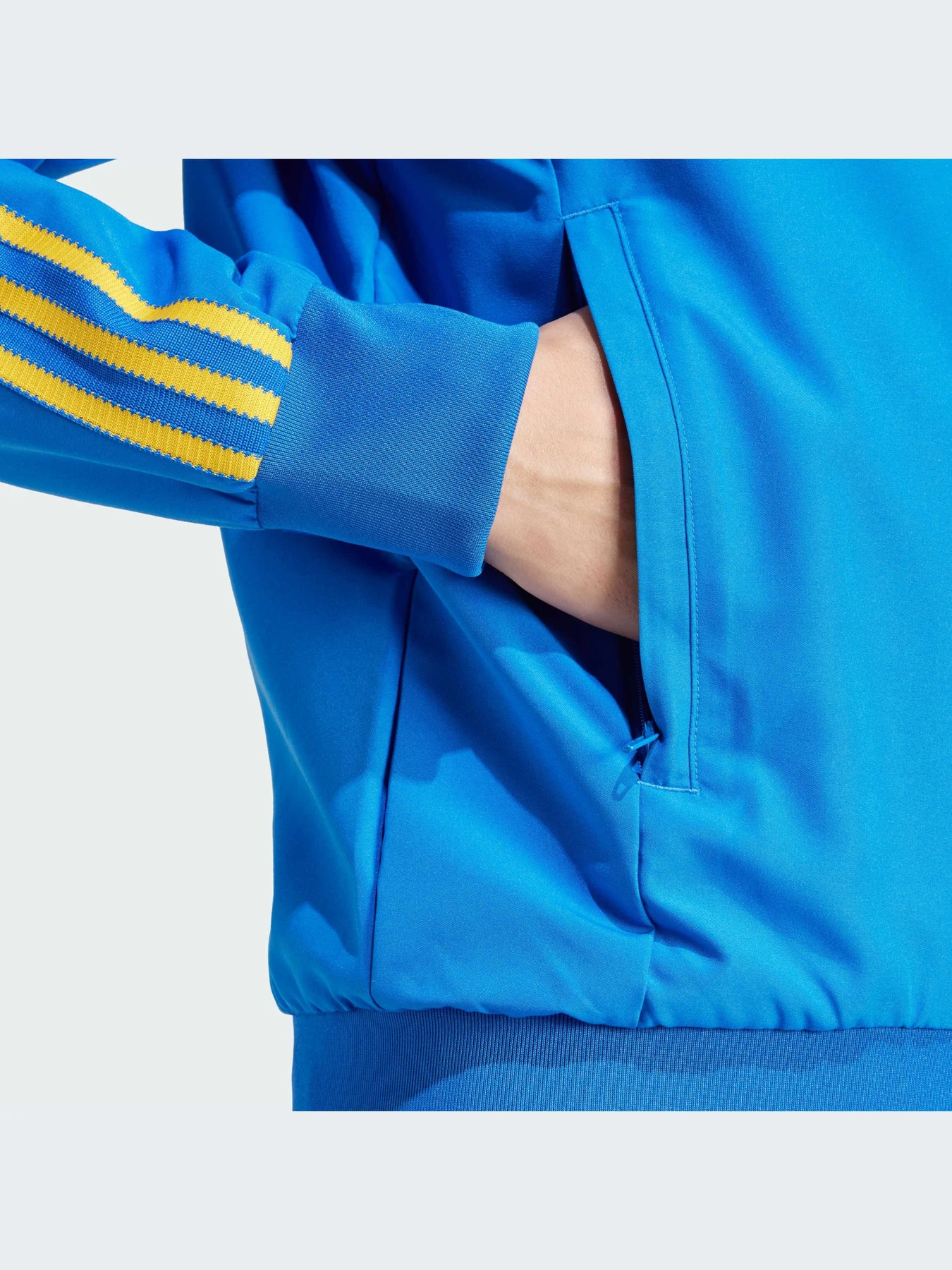 Худи и свитшоты Adidas Adicolor модель IW3235-KZ Худи и свитшоты Adidas Adicolor модель IW3235-KZ Фото