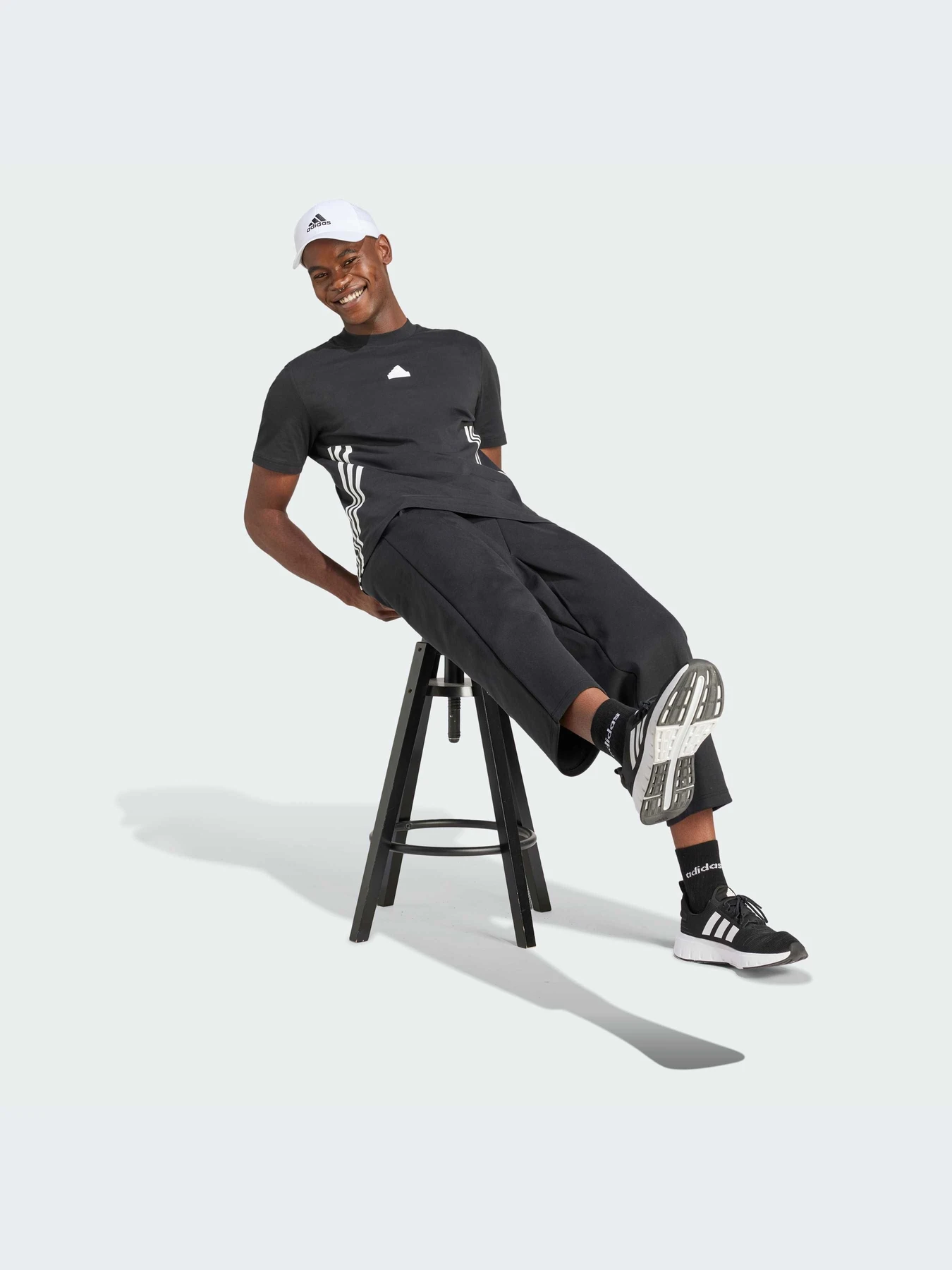Футболки и поло Adidas Icons модель IX5196-KZ Футболки и поло Adidas Icons модель IX5196-KZ Фото