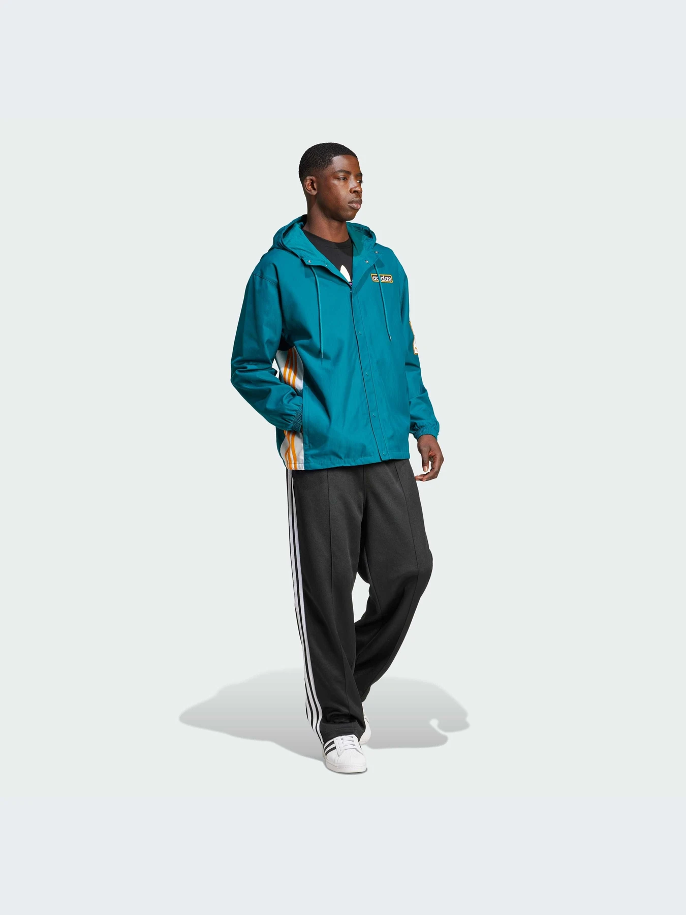 Куртки и дубленки Adidas Adicolor модель IW5811-KZ Куртки и дубленки Adidas Adicolor модель IW5811-KZ Фото